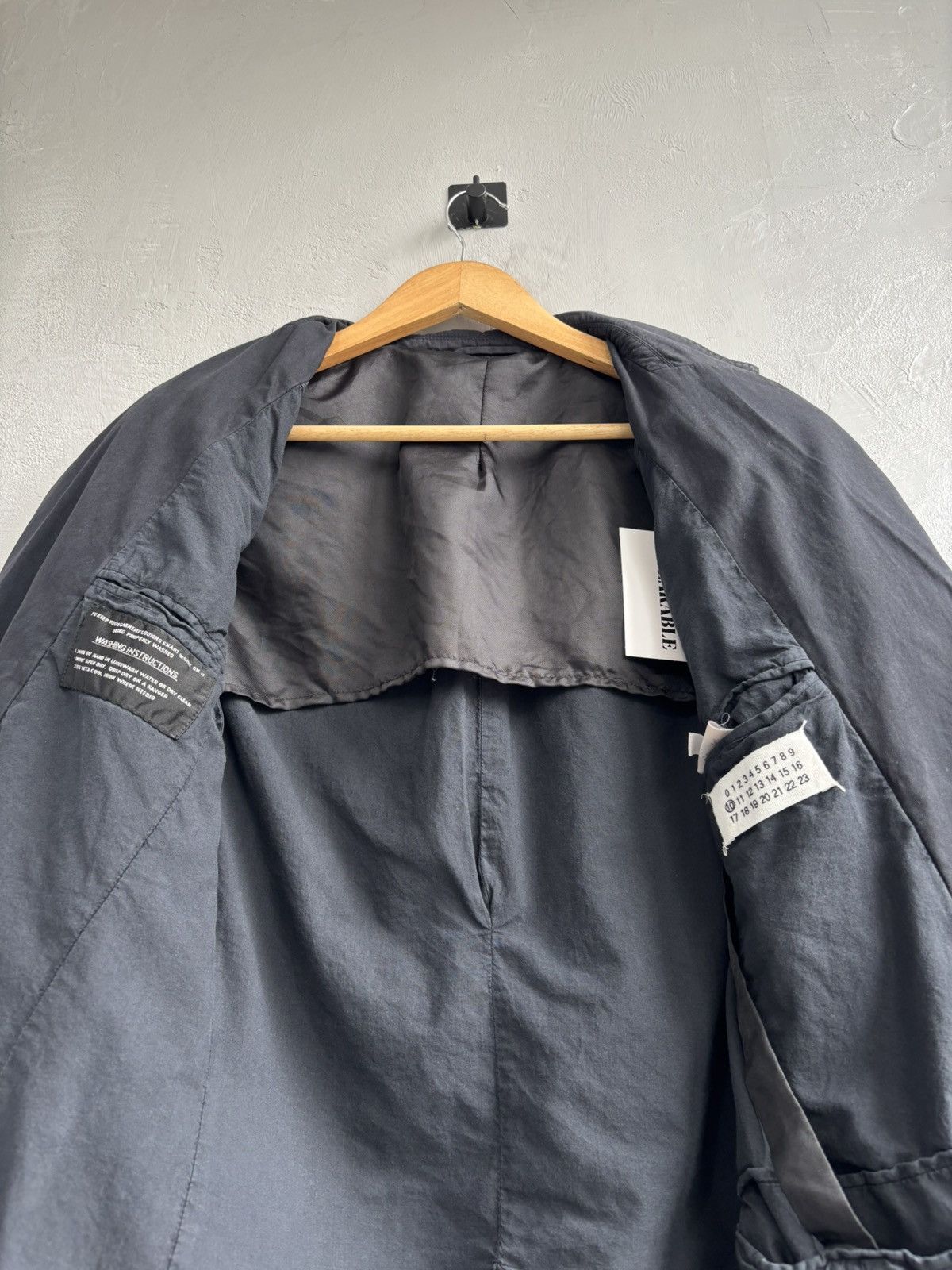 Maison Margiela Maison Martin Margiela FW2001 strap hidden blazer Size US S / EU 44-46 / 1 - 6 Thumbnail