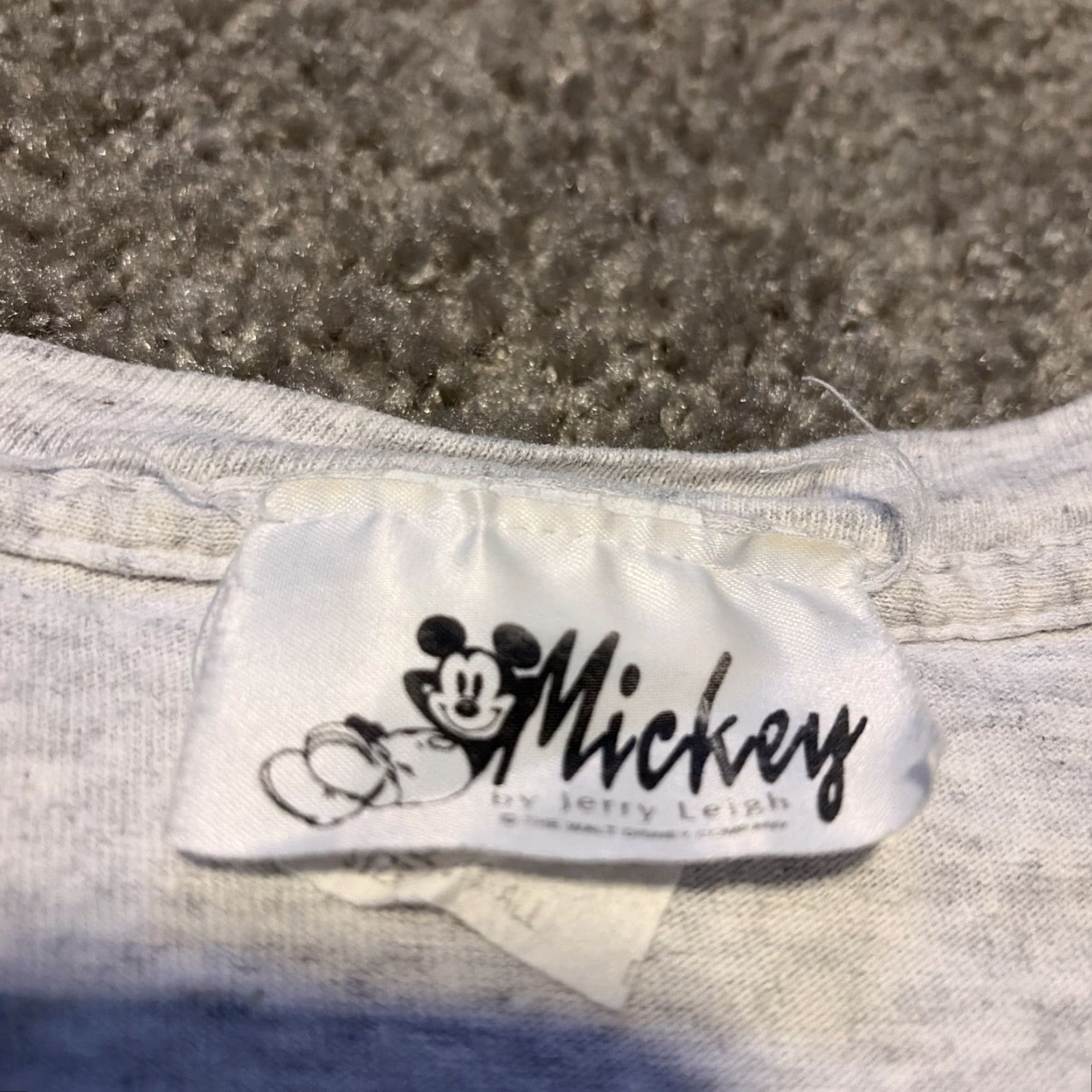 Mickey Unlimited VINTAGE 90s Disney Mickey Mouse All Over Print T-Shirt Grey Pink Jerry Leigh L Mens Womens Unisex Adults Size US L / EU 52-54 / 3 - 5 Thumbnail