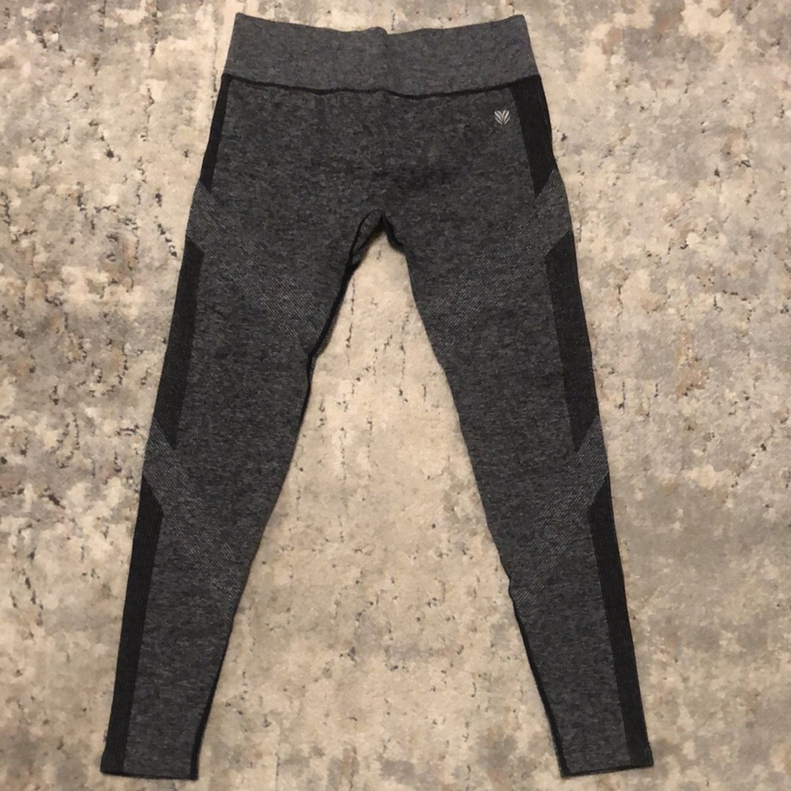 Forever 21 F21 • Grey and black leggings • Size L Size 34" / US 12 / IT 48 - 2 Thumbnail