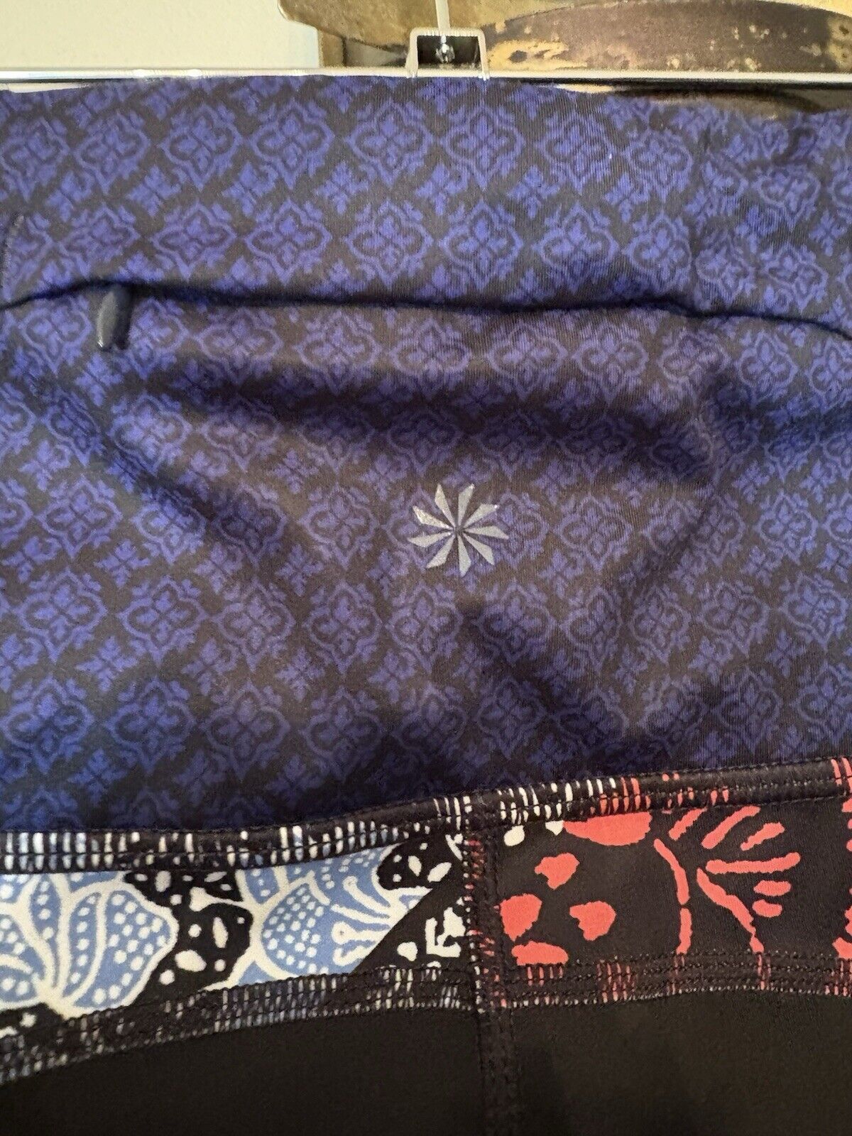 Athleta Athleta Salutation Mesh Leggings Small Size 25" / US 0 / IT 36 - 2 Thumbnail