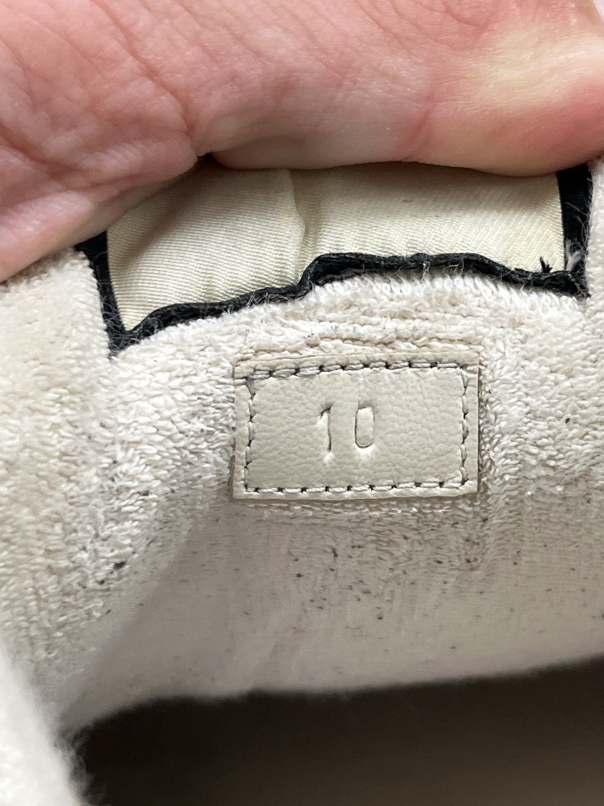 Gucci Gucci distressed sneaker gg Size US 10 / EU 43 - 10 Thumbnail