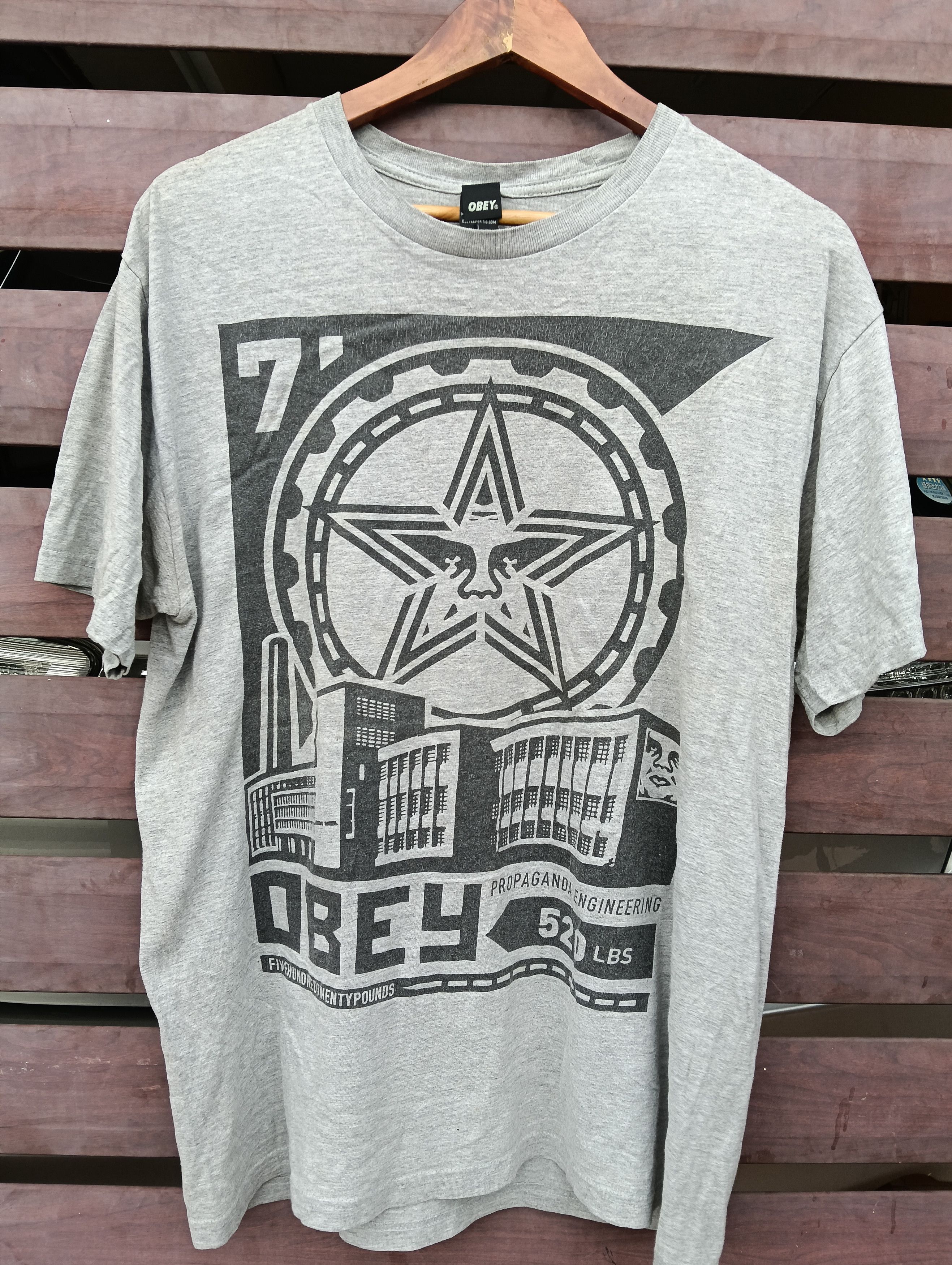 Obey VINTAGE OBEY PROPAGANDA. Size US L / EU 52-54 / 3 - 2 Thumbnail