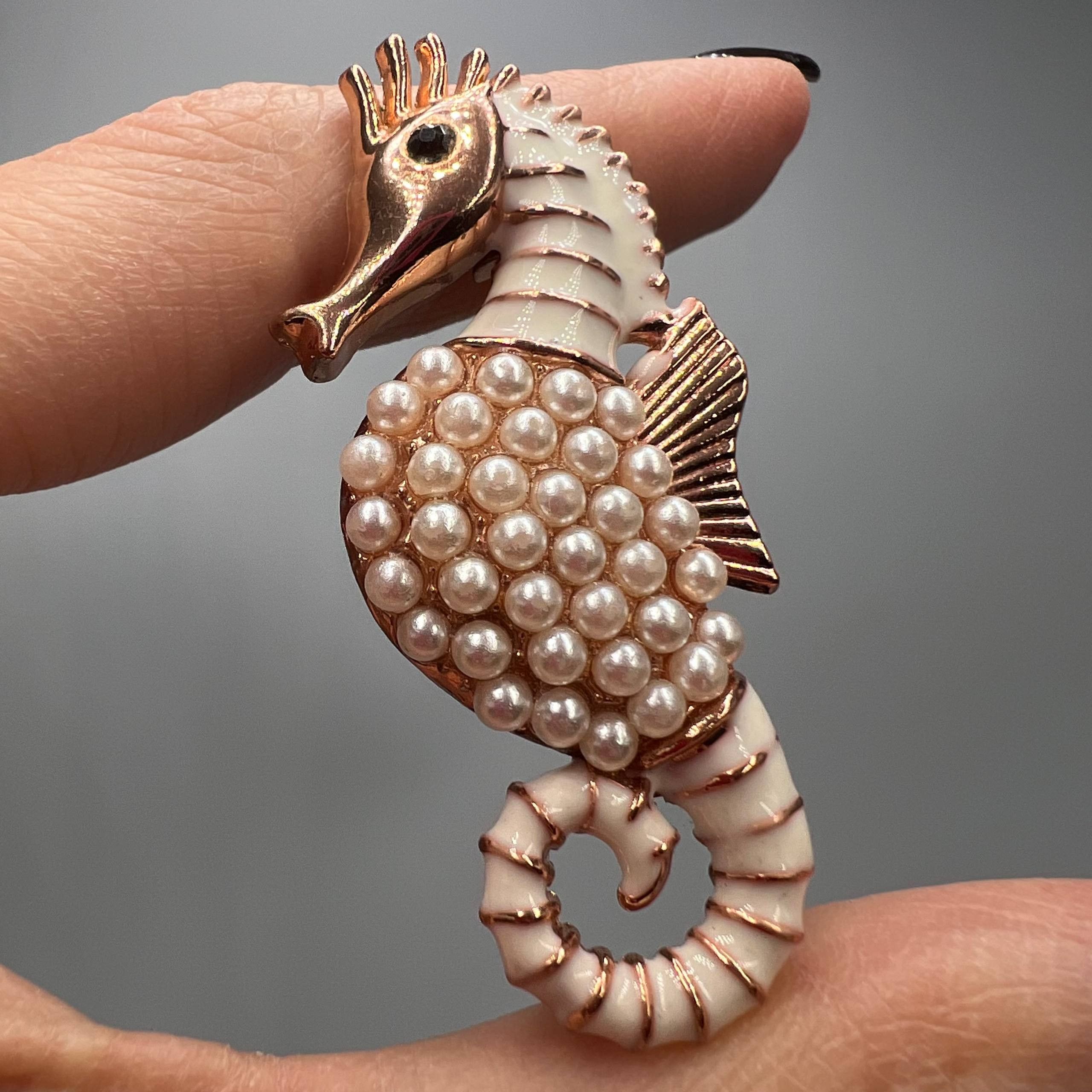 Vintage Vintage Seahorse Brooch Gold Tone Pearl Enamel Pin Size ONE SIZE - 9 Thumbnail