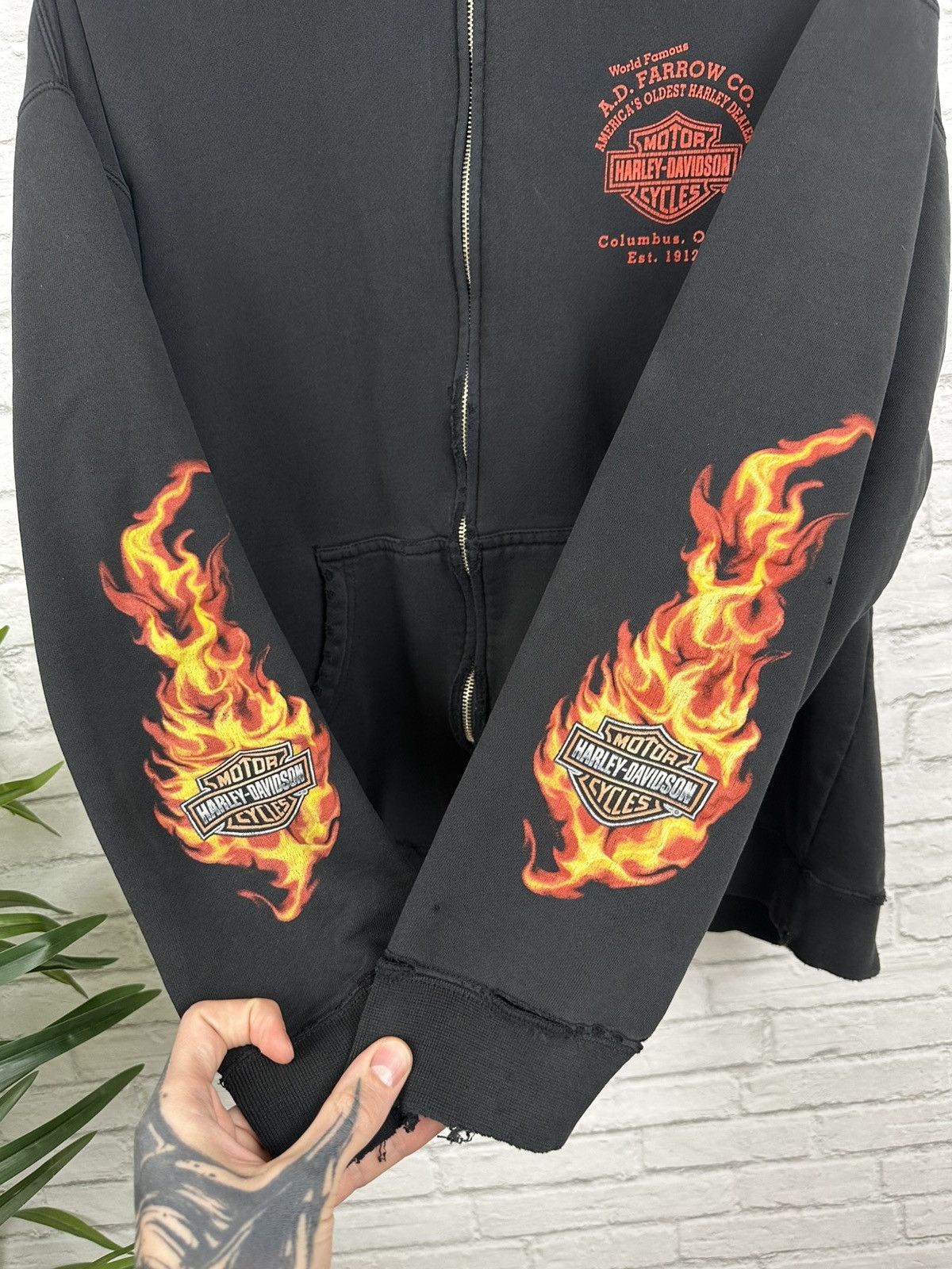 Harley Davidson (XL) THRASHED OUT FLAMES Harley Davidson Zip Up Hoodie Size US XL / EU 56 / 4 - 9 Thumbnail