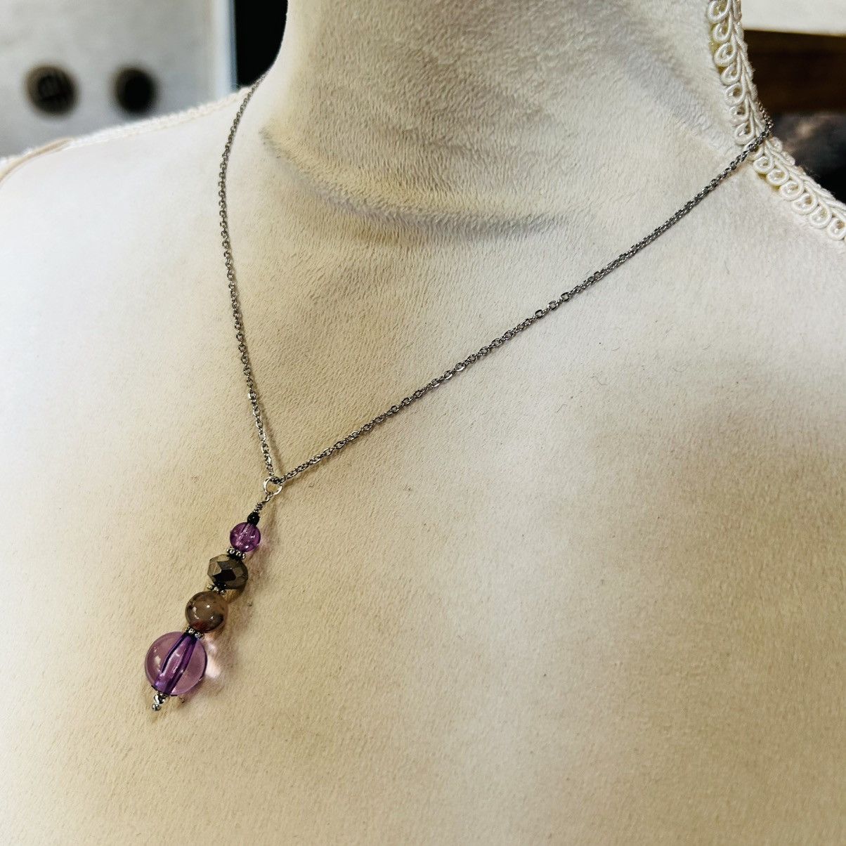 Handmade Handcrafted faceted crystal vintage lucite hematite necklace Size ONE SIZE - 4 Thumbnail