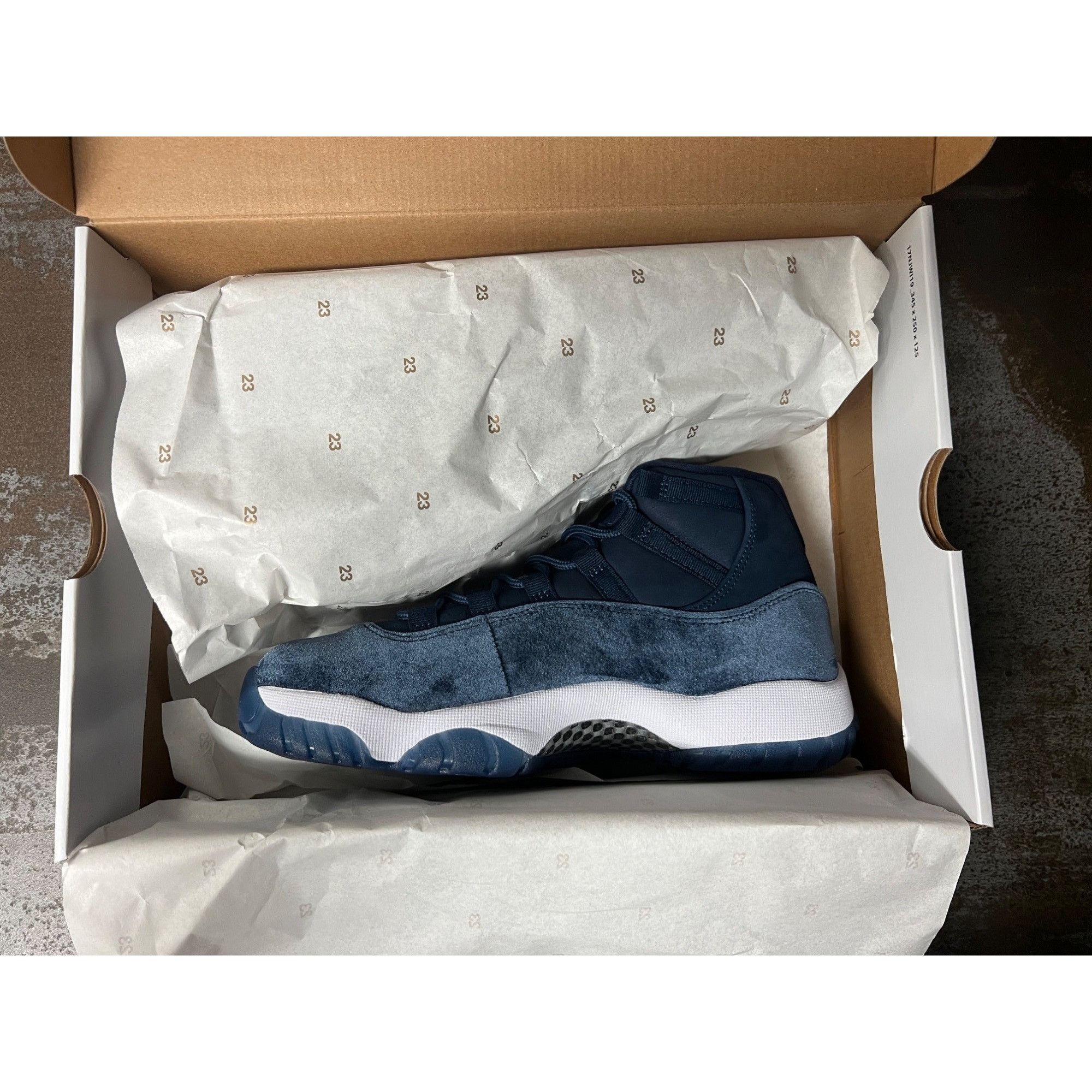 Nike Jordan 11 Retro Midnight Navy Women's Size 9- AR0715-441 Size US 9 / IT 39 - 11 Thumbnail