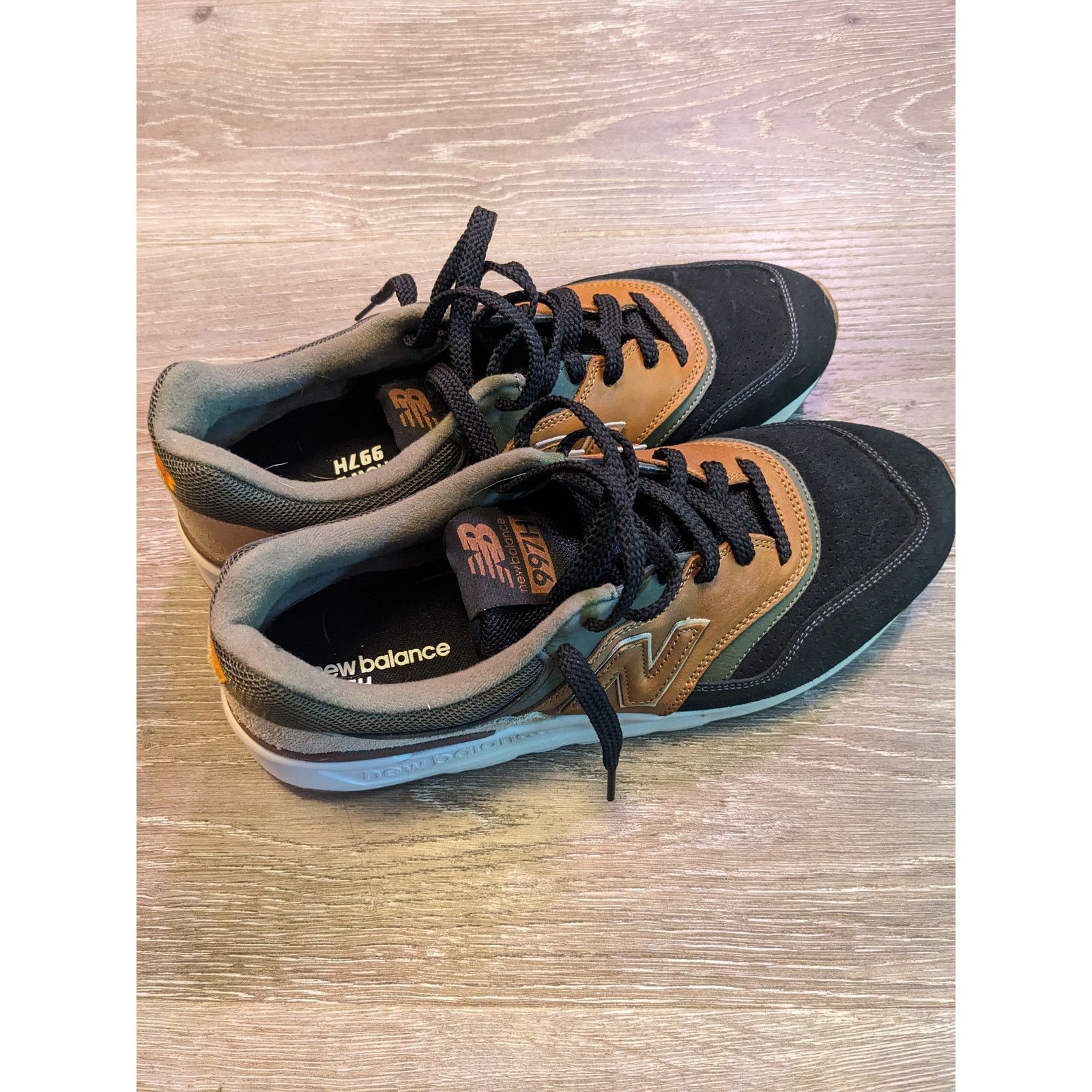 New Balance New Balance 997H Sneakers Size US 10 / EU 43 - 2 Thumbnail