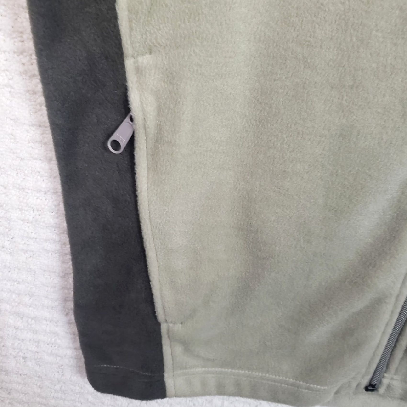 Vintage Columbia Men’s Vest Jacket Full Zip Fleece Polyester Green Light Green Black Side Pockets New! Size US M / EU 48-50 / 2 - 5 Thumbnail