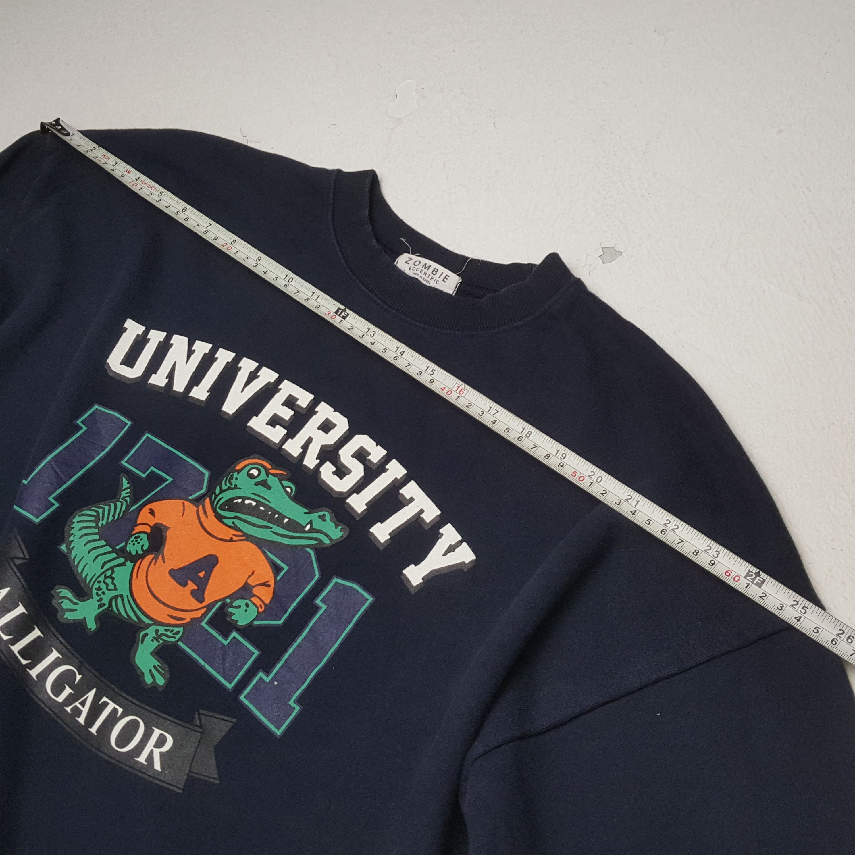 Vintage UNIVERSITY OF ALLIGATOR Center Design Sweatshirt Size US L / EU 52-54 / 3 - 4 Thumbnail
