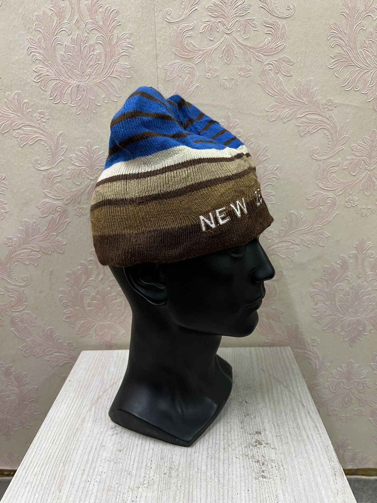 New Zealand Outback Vintage New Zealand Spell Out Beanie Hats Size ONE SIZE - 4 Thumbnail