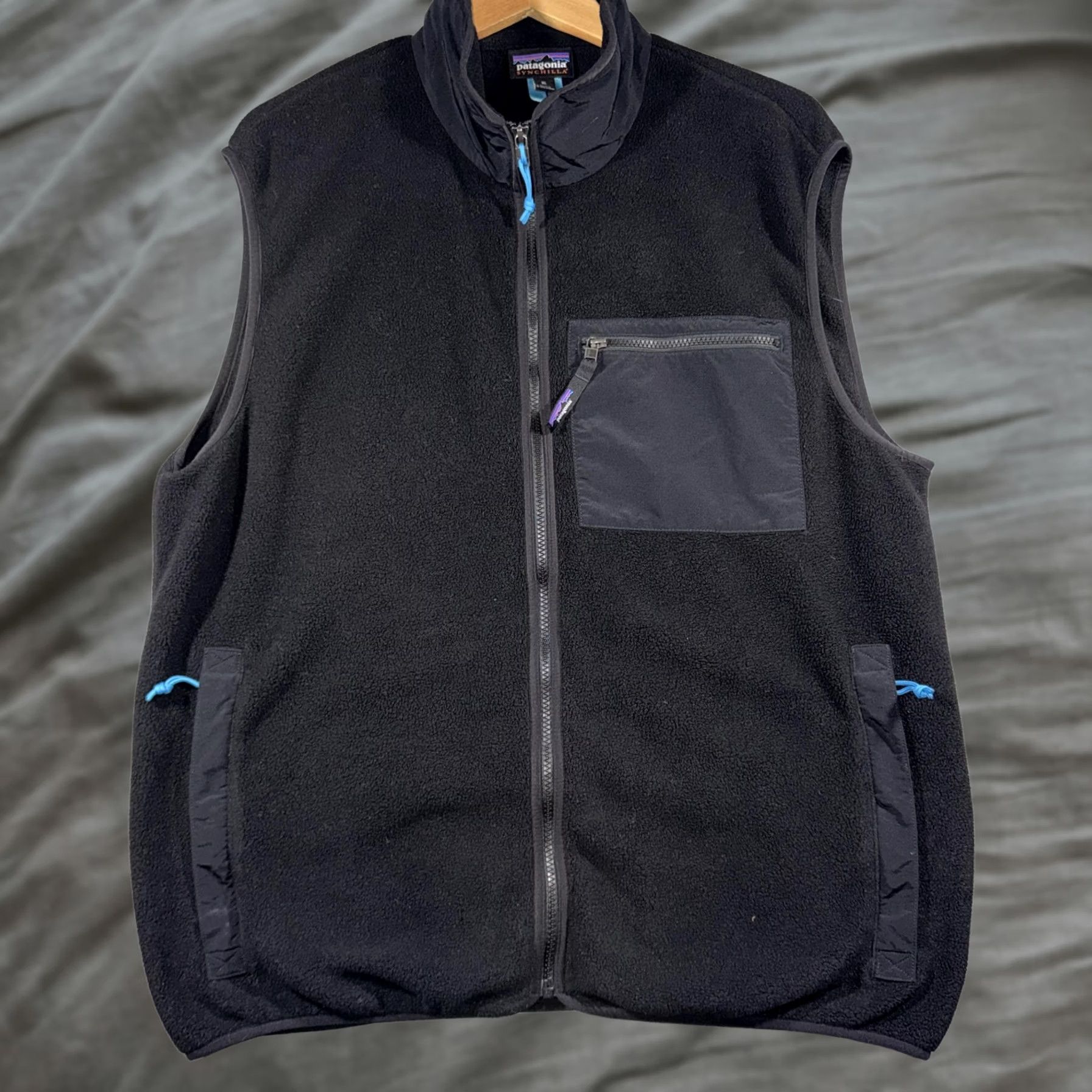 Patagonia Patagonia Synchilla Vest Mens XL Black Full Zip Pockets Fleece Outdoor Size US XL / EU 56 / 4 - 1 Thumbnail