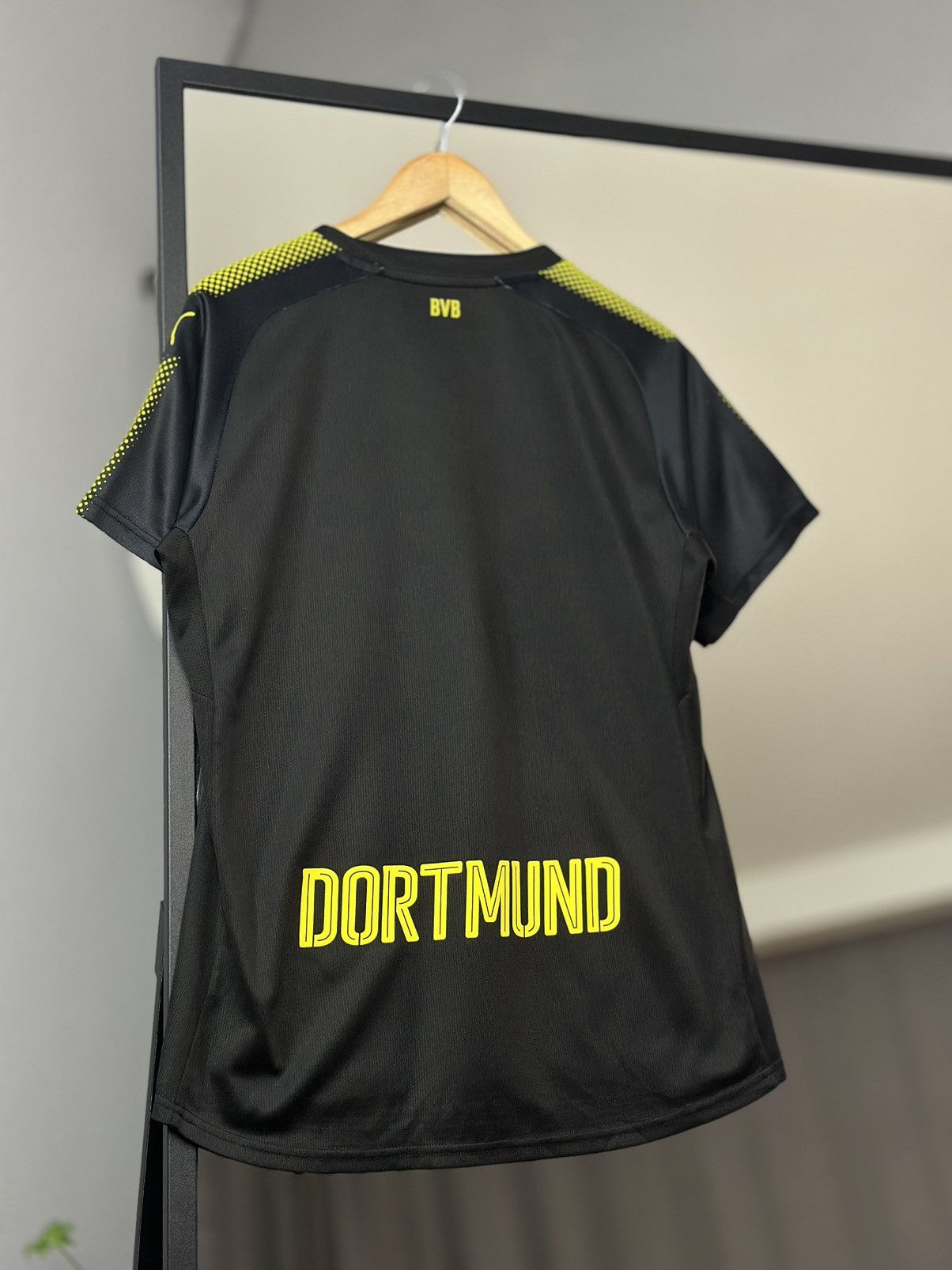 Puma Borussia Dortmund 2017/18 Puma football shirt Jersey soccer Size US XL / EU 56 / 4 - 12 Thumbnail