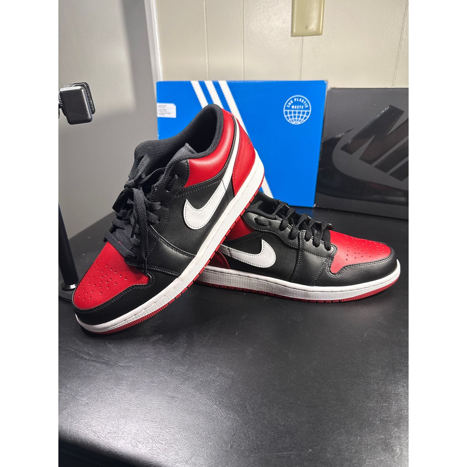 Jordan Brand Jordan 1 Low - "Alternate Bred Toe" - Mens Size 10 Size US 10 / EU 43 - 1 Thumbnail