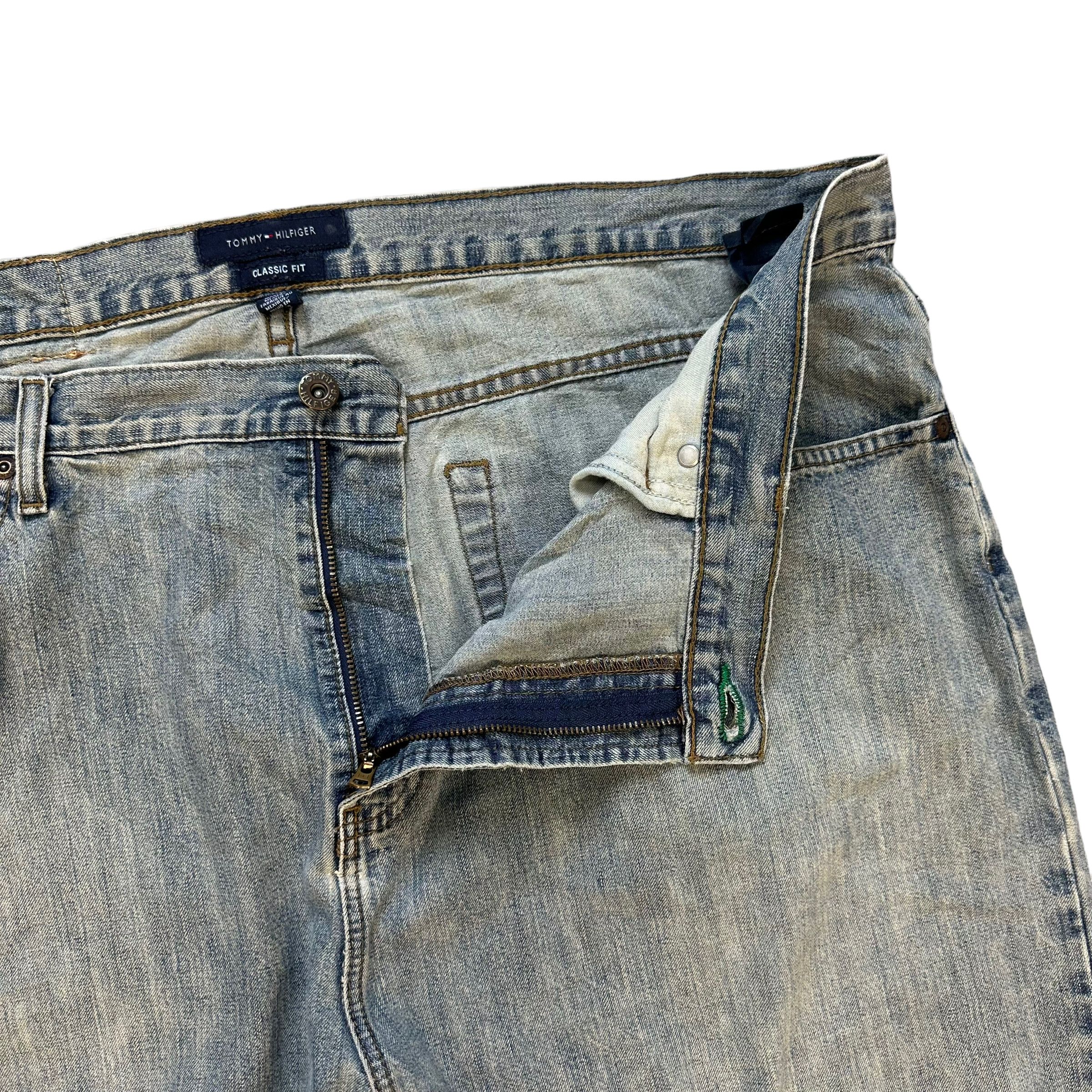 Tommy Hilfiger TOMMY HILFIGER CLASSIC FIT LIGHT WASH DENIM PANTS #7455-147 Size US 43 - 6 Thumbnail