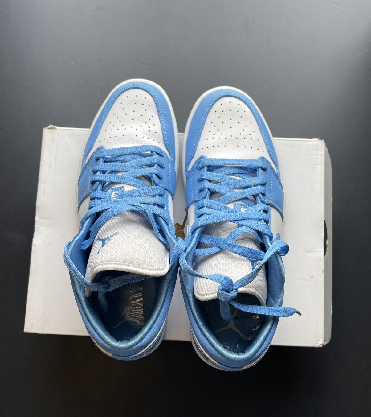 Nike Jordan 1 Low UNC Size US 9.5 / EU 42-43 - 4 Thumbnail