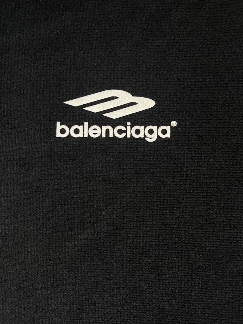 Balenciaga Balenciaga size 1 Solid Logo printed slouchy crewneck pullo Size US XS / EU 42 / 0 - 3 Thumbnail