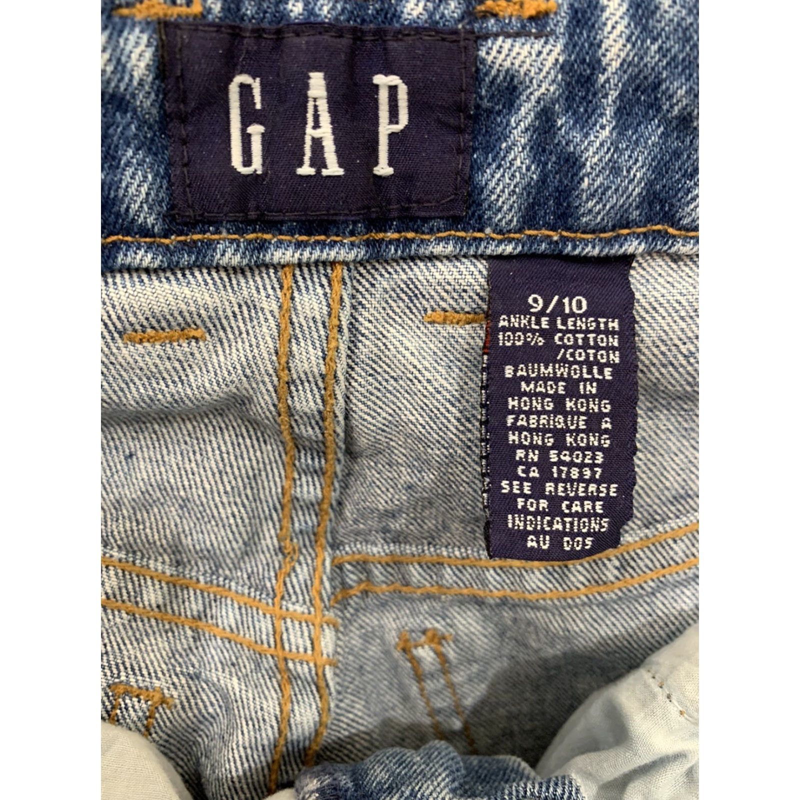 Gap VINTAGE Gap Jeans Mom High Rise 90s Junior 9/10 Denim Blue 28" Inseam Womens Baggy Tapered Leg EUC Size 30" / US 8 / IT 44 - 3 Thumbnail
