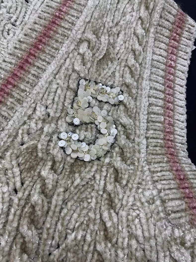 Chanel chanel 22B Autumn‮New Winter‬ Velvet V-neck No. 5 Knitted Size XXS / US 00 / IT 34 - 2 Thumbnail
