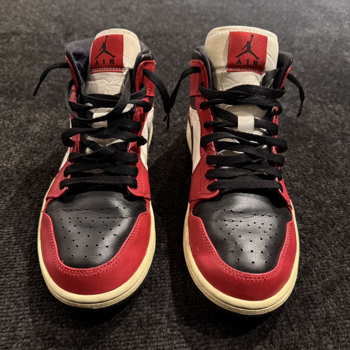 Jordan Brand Nike Air Jordan 1 Mid Chicago Black Toe OG Bred 2020 -Size 9 Size US 9 / EU 42 - 6 Thumbnail