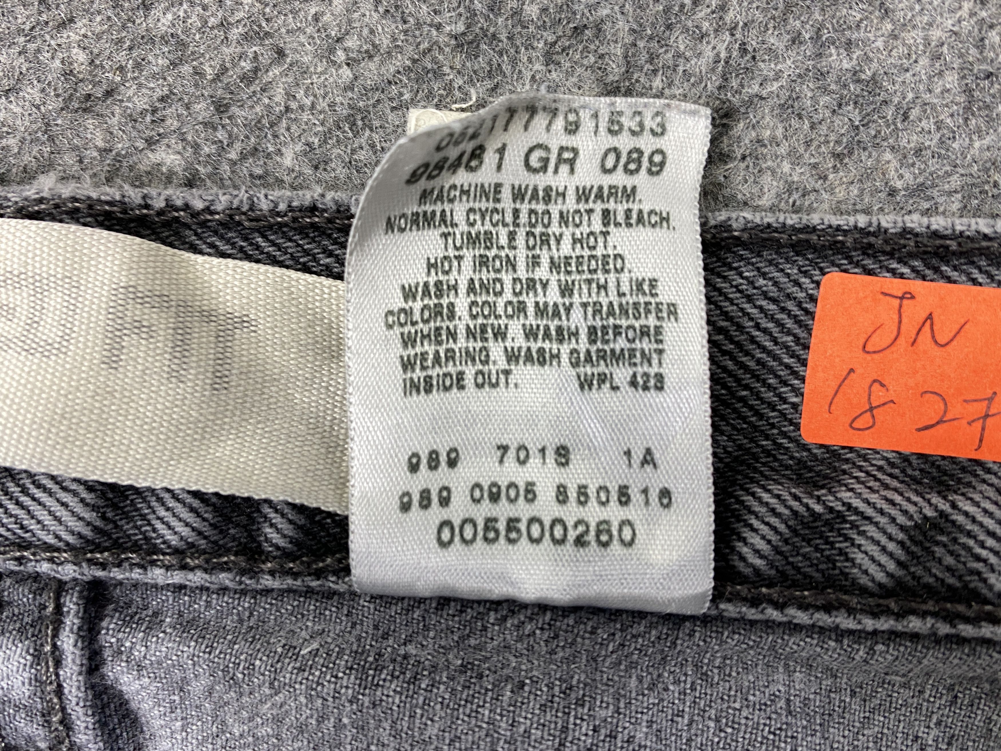 Japanese Brand Grey Vintage Levi's 550 Jeans 37x31 Denim -JN1827 Size US 37 - 9 Thumbnail