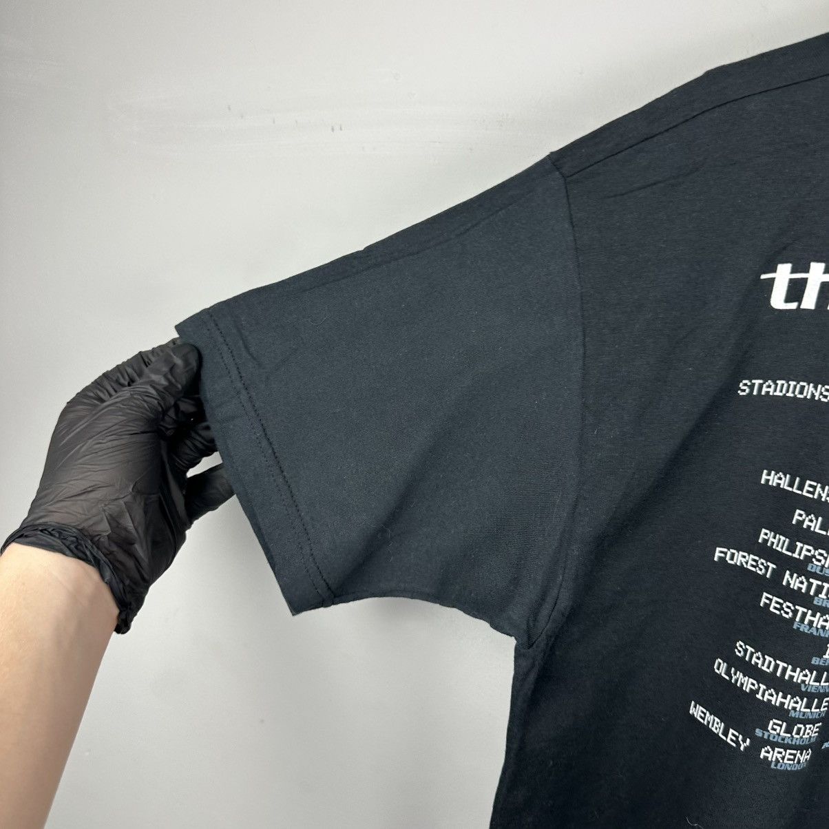 Fruit Of The Loom Vintage 2001 Tour Tee Size US M / EU 48-50 / 2 - 19 Thumbnail