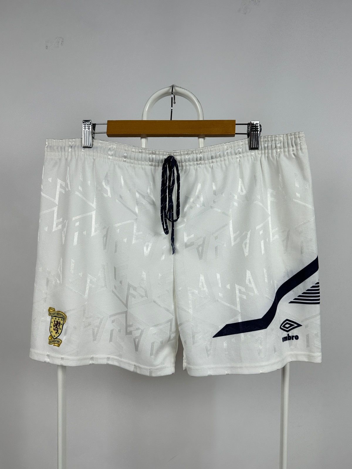 Umbro × Vintage 1991-1994 Umbro Scotland Home Soccer Shorts Size US 36 / EU 52 - 1 Thumbnail