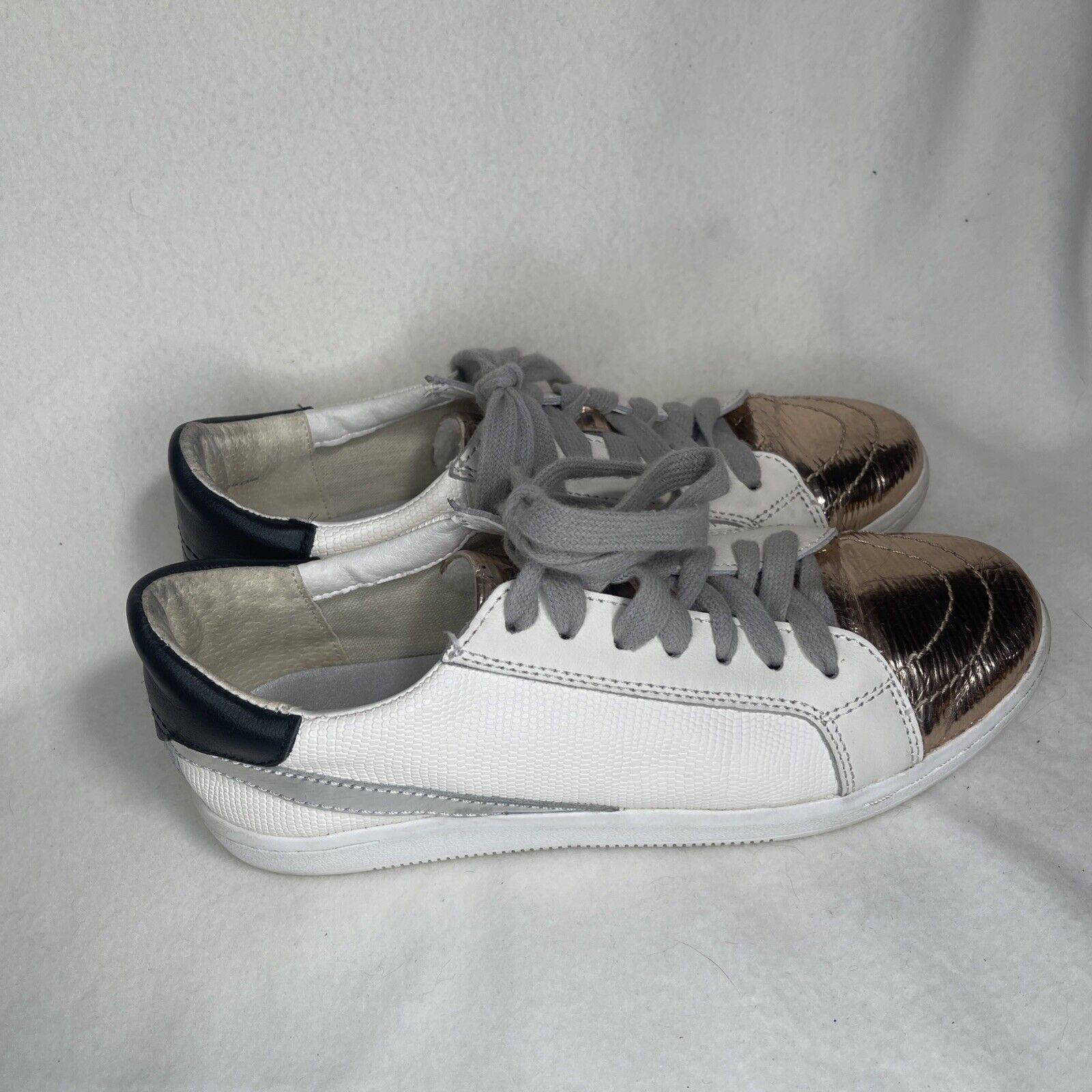 Dolce Vita Dolce Vita Sneakers- Rose Gold Metallic Women’s 7.5- EUC!! Size US 7.5 / IT 37.5 - 4 Thumbnail