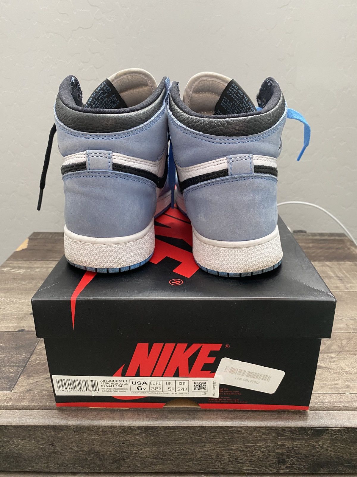 Jordan Brand Jordan 1 High UNC Size US 6 / EU 39 - 4 Thumbnail