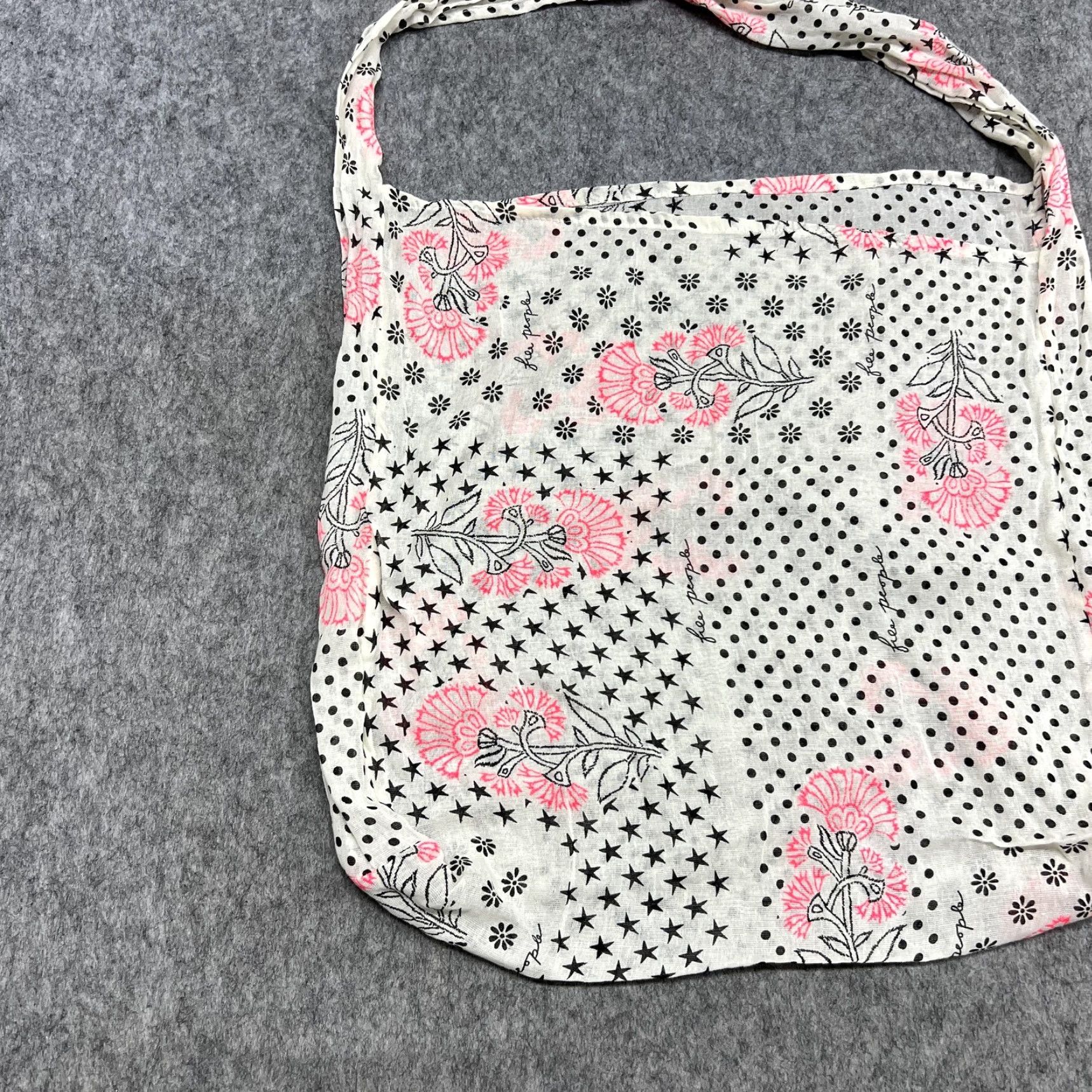 Free People Free People Tote Bag Womens Medium White Floral Cotton Lightweight Casual Preppy Size ONE SIZE - 2 Thumbnail
