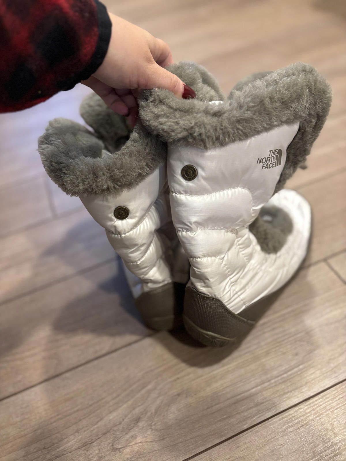 The North Face NEW North Face Women's Goose Down Boots Faux Fur Trim 6.5 Size US 6.5 / IT 36.5 - 4 Thumbnail