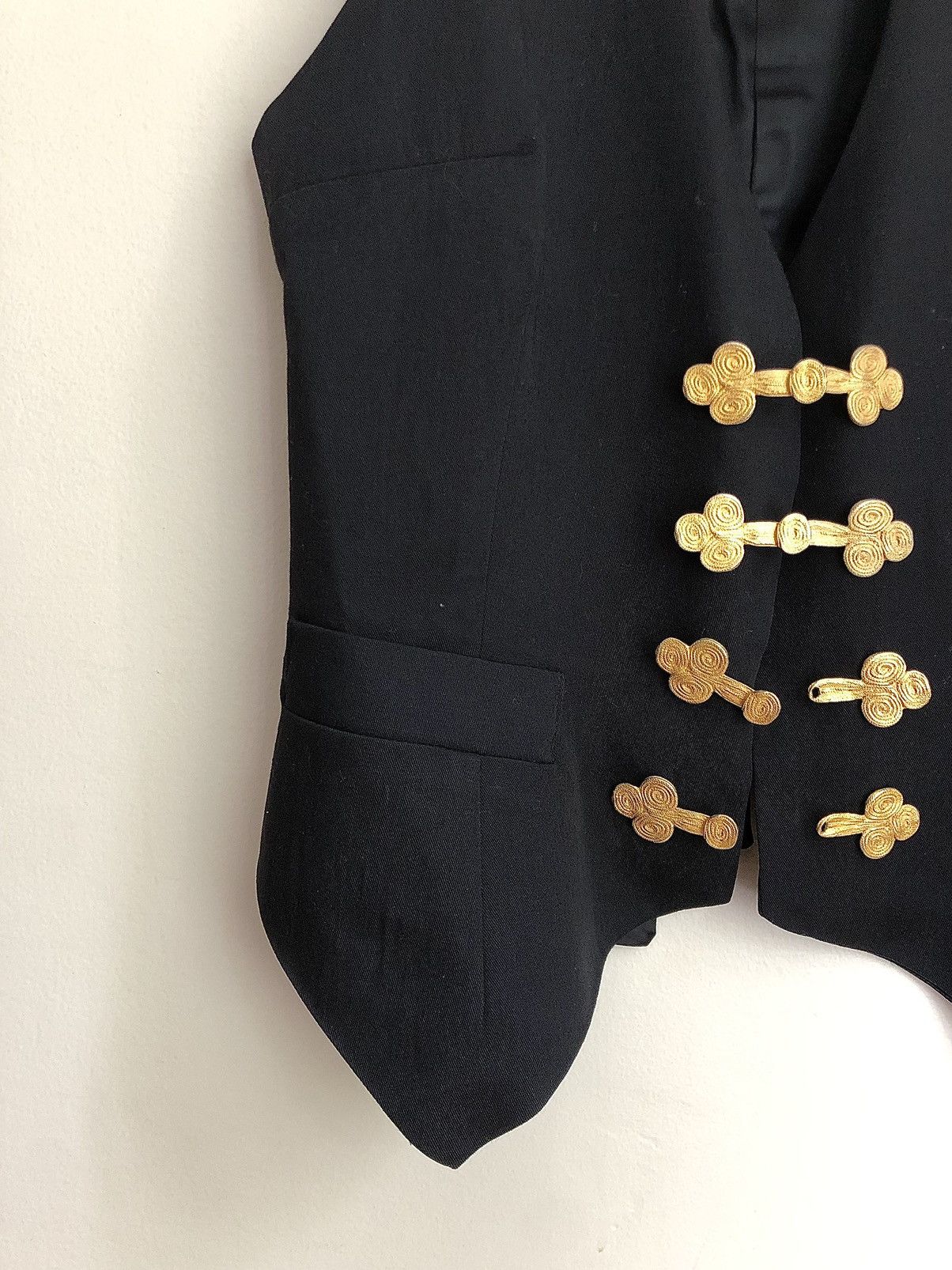 Todd Oldham Todd Oldham Vintage Ornate Gold Metal Clasp Vest Size S / US 4 / IT 40 - 6 Thumbnail