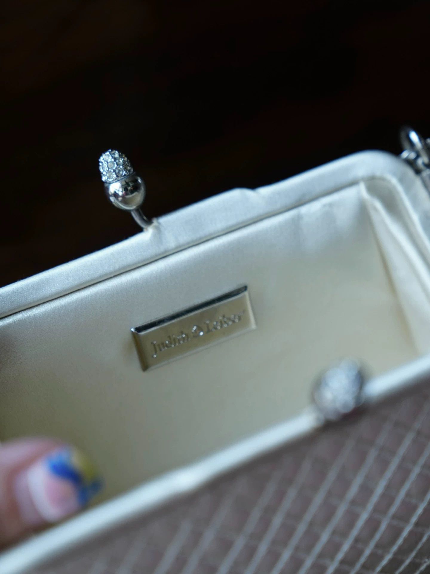 Judith Leiber Judith Leiber Vintage White Crystal Quilted 2way Clutch Size ONE SIZE - 9 Thumbnail