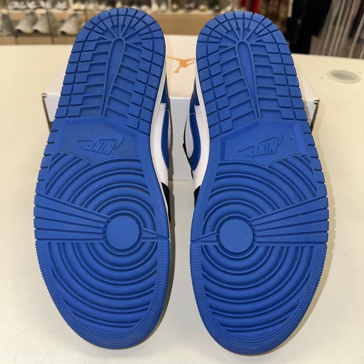 Jordan Brand Size 10 - Nike Air Jordan 1 Low Royal Toe 553558-140 Size US 10 / EU 43 - 5 Thumbnail