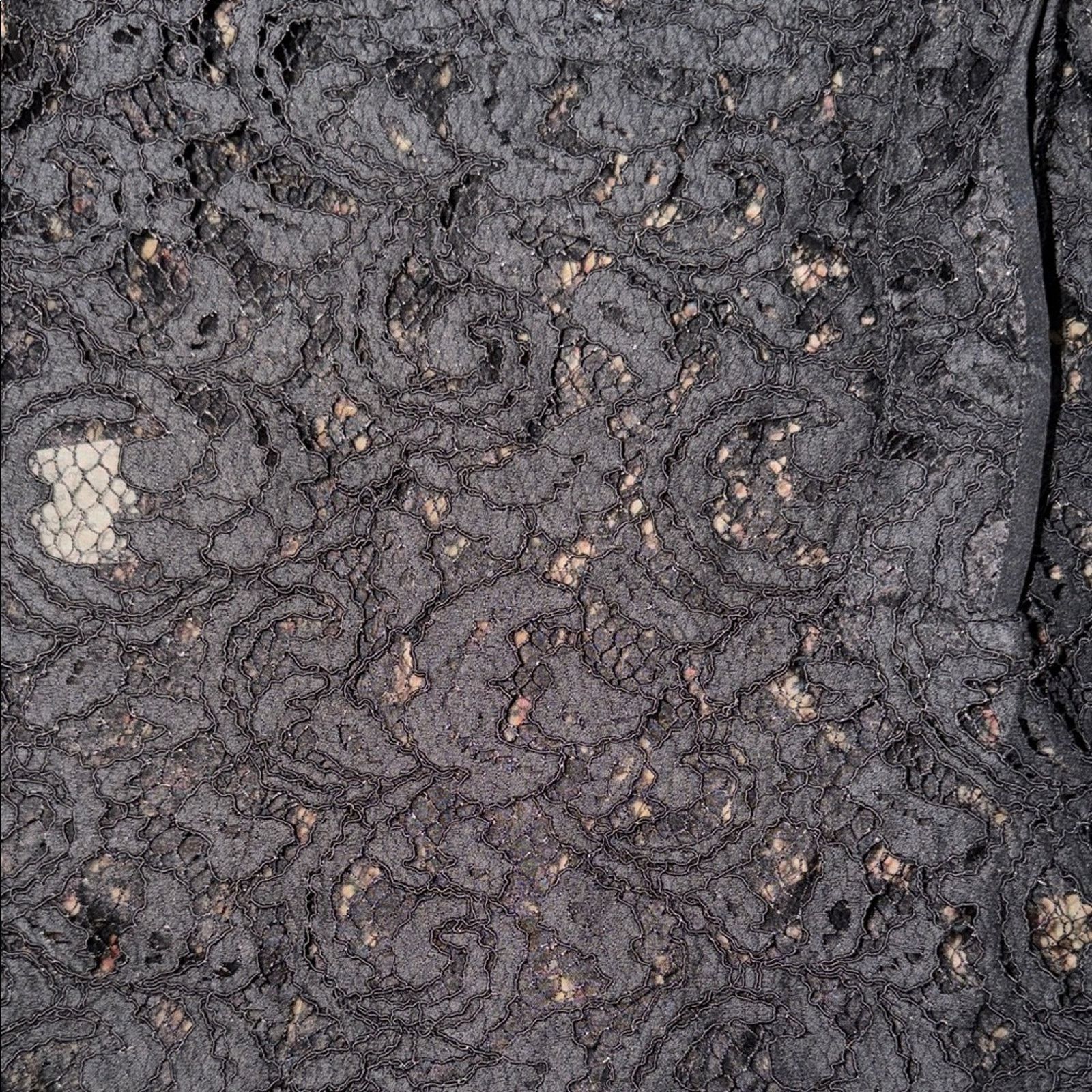 Victoria Beckham NWT Victoria Beckham Women's Floral Lace Blouse Size Medium Size M / US 6-8 / IT 42-44 - 3 Thumbnail