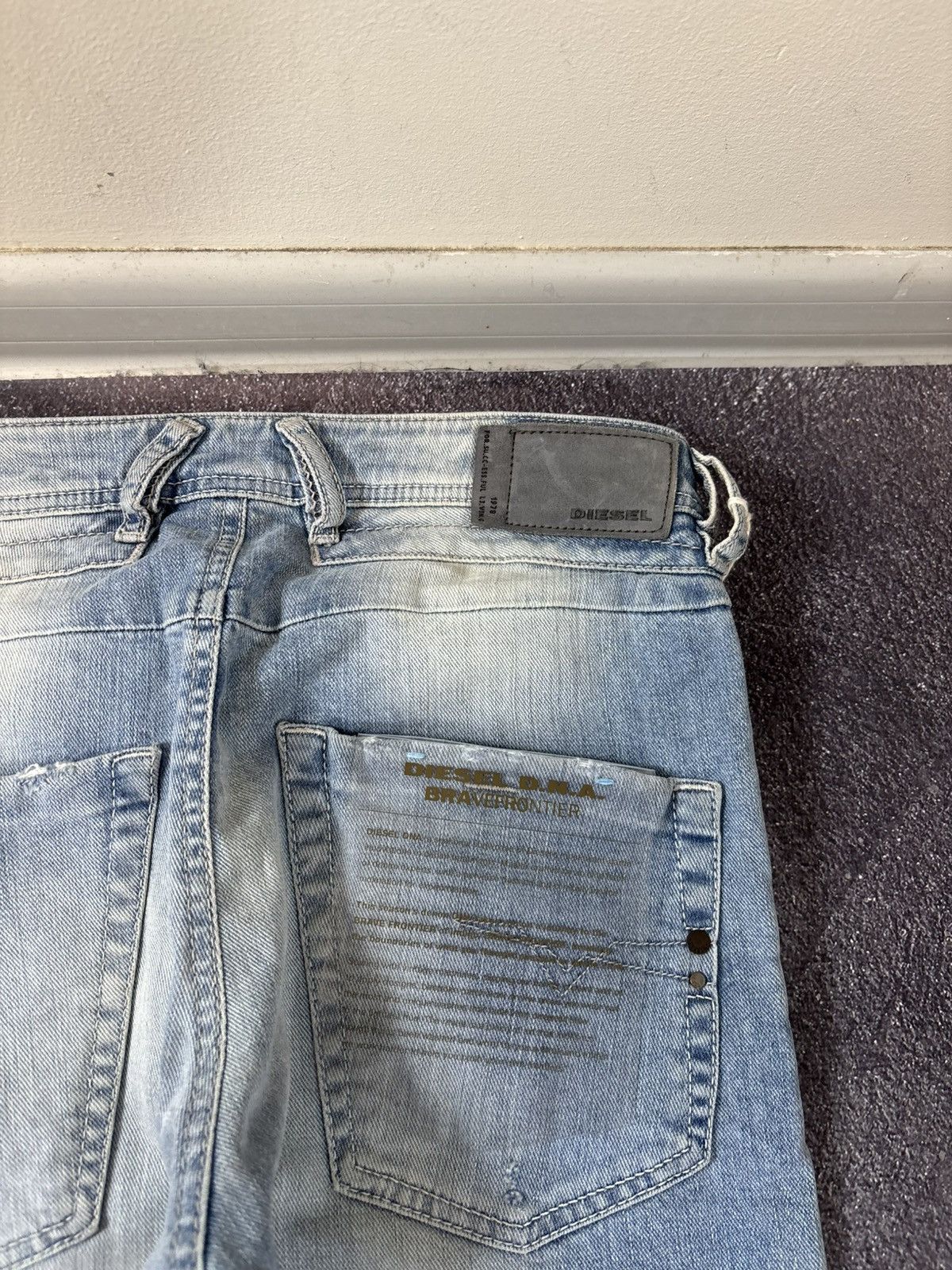 Diesel Diesel Belther NWT Men’s Regular Slim Tapered Denim Jeans Size US 27 - 19 Thumbnail