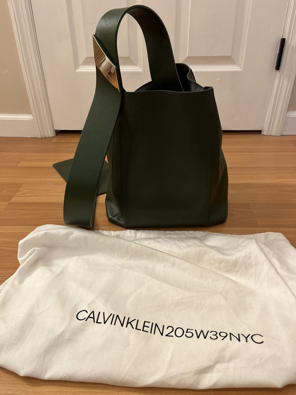 Calvin Klein 205W39NYC Calvin Klein 205W39NYC Green Leather Bucket Bag Size ONE SIZE - 8 Thumbnail