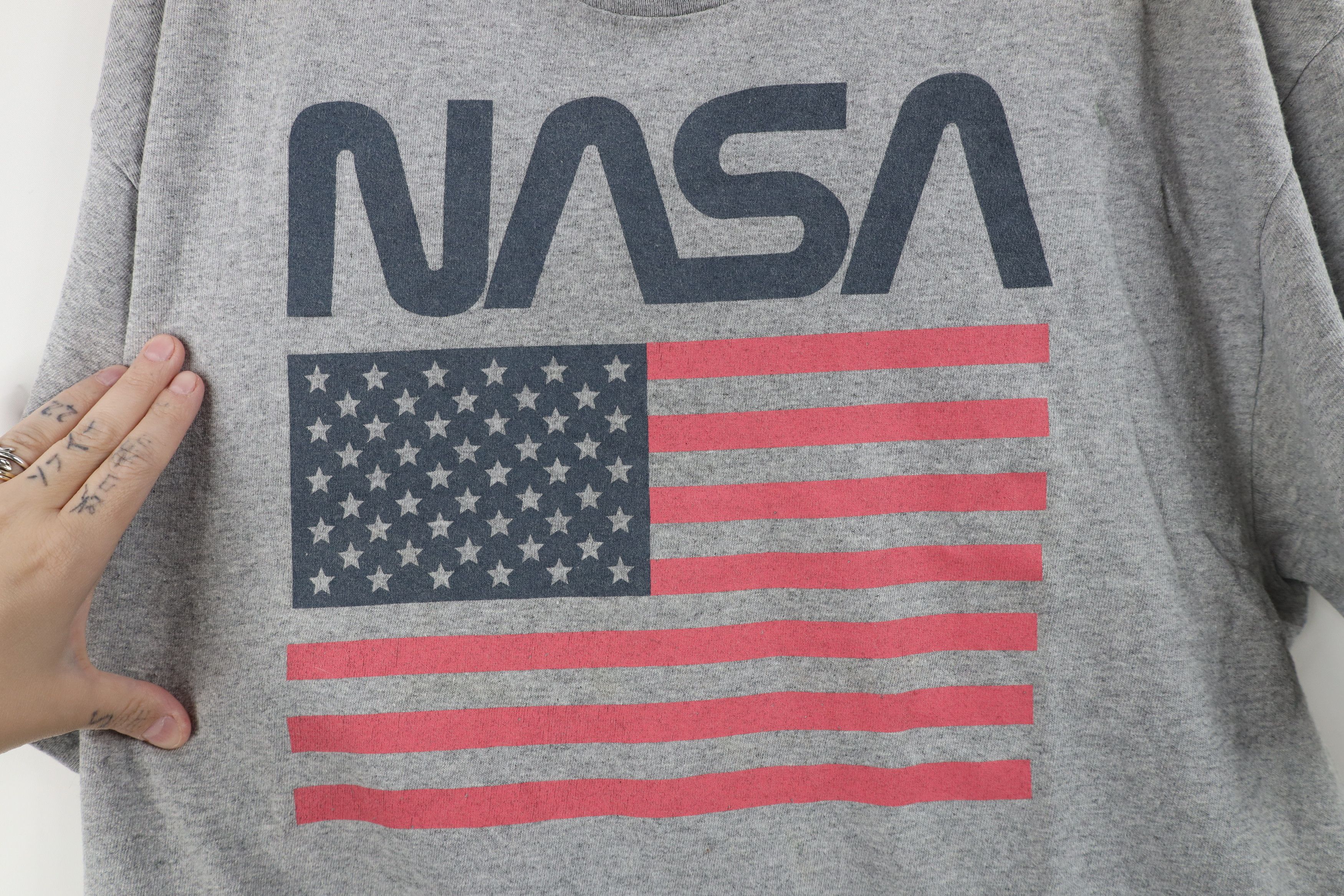 Vintage Retro Y2K NASA Space USA Flag Short Sleeve T-Shirt Gray Size US XL / EU 56 / 4 - 4 Thumbnail