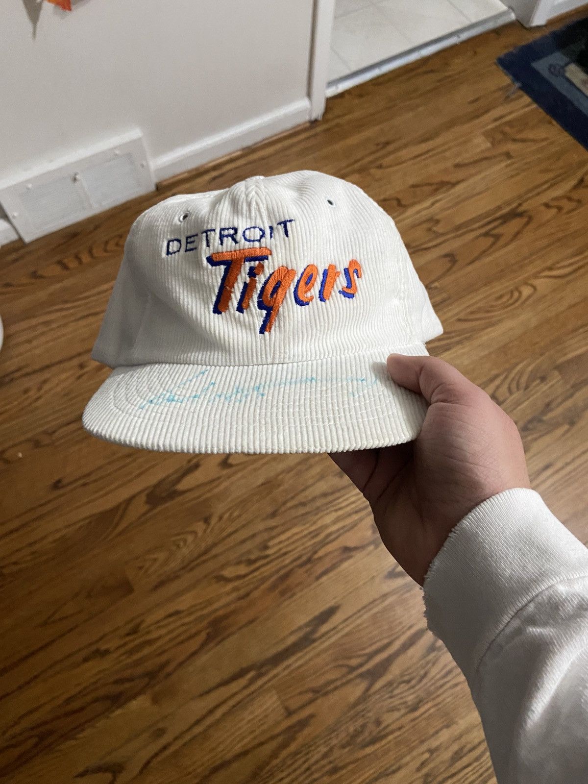 MLB Vintage detroit tigers corduroy hat Size ONE SIZE - 1 Thumbnail