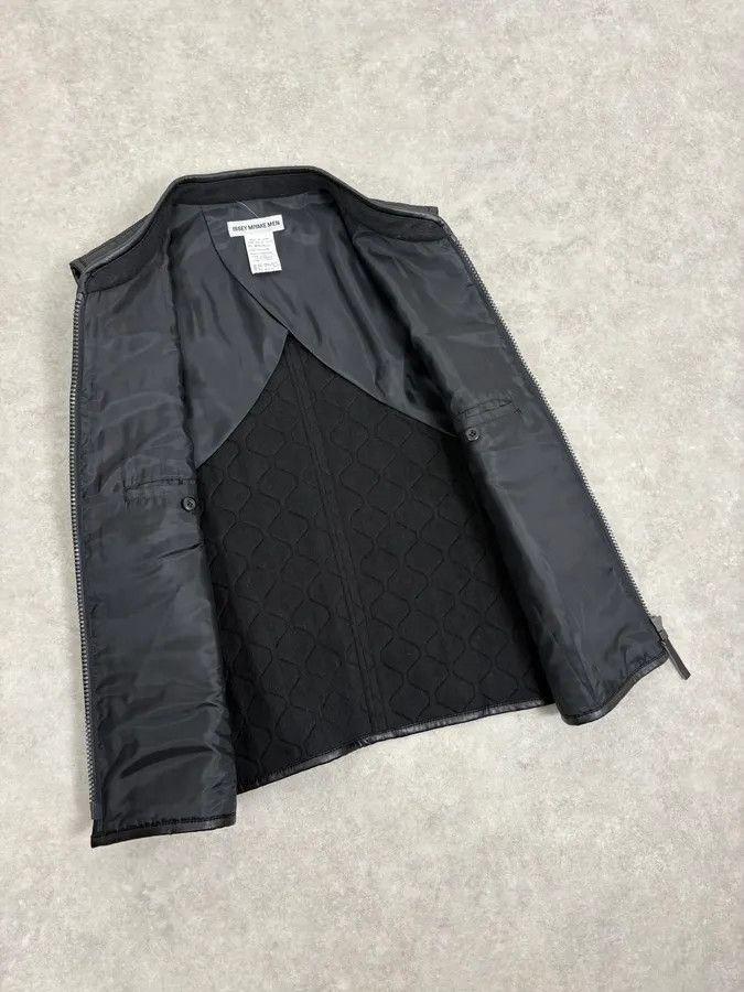 Issey Miyake 2000s Issey Miyake Black Quilted Nylon Vest Size US S / EU 44-46 / 1 - 8 Thumbnail
