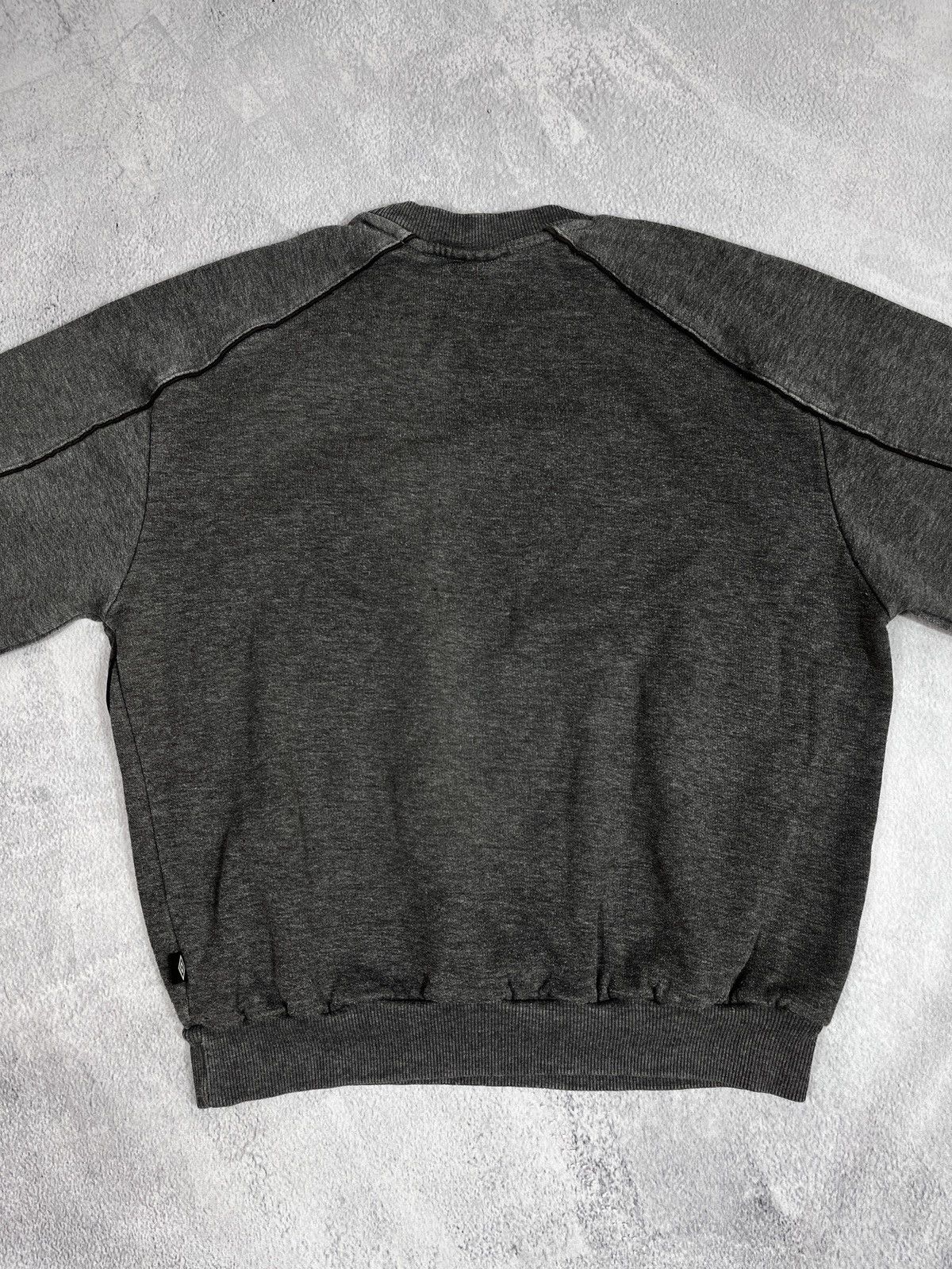 Umbro VintageY2K Umbro logo faded sweatshirt size M Size US M / EU 48-50 / 2 - 6 Thumbnail