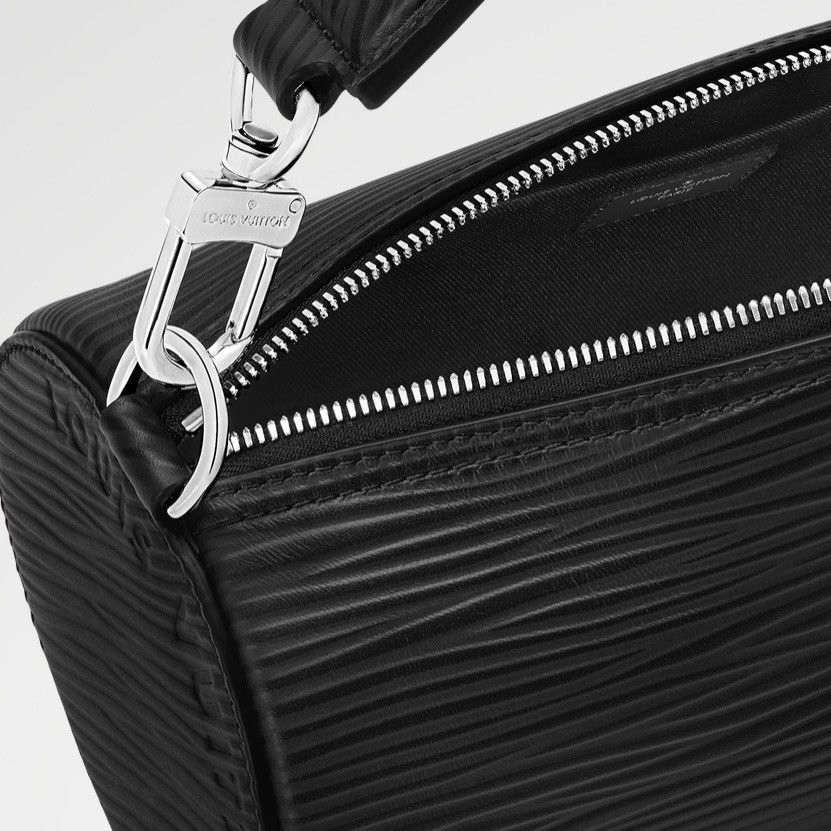 Louis Vuitton Louis Vuitton Soft Polochon PM in Epi XL Leather Black Size ONE SIZE - 15 Thumbnail