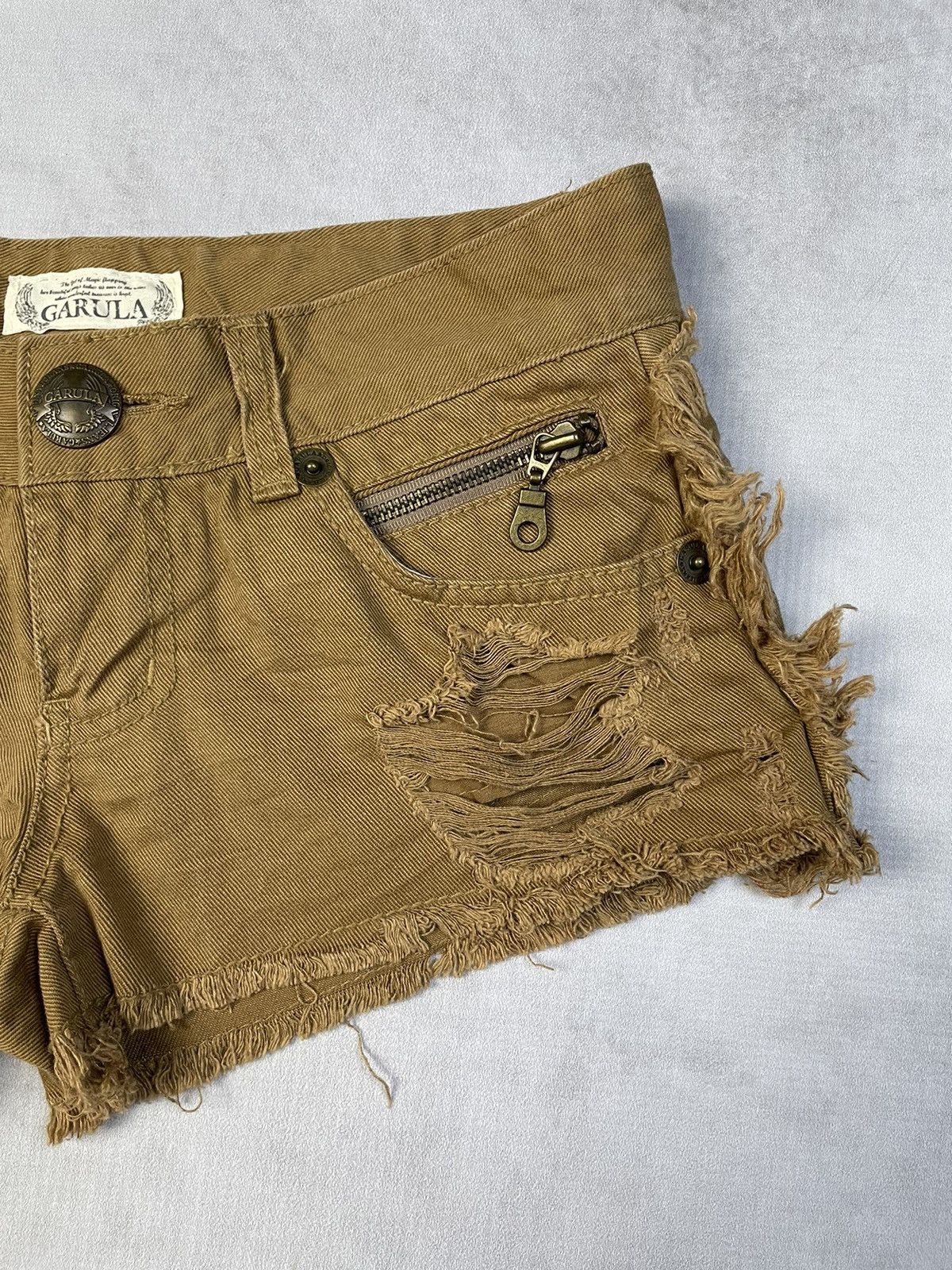 Japanese Brand 2000s Garula Gyaru Gal Studded Distressed Low Rise Shorts Size 27" / US 4 / IT 40 - 5 Thumbnail