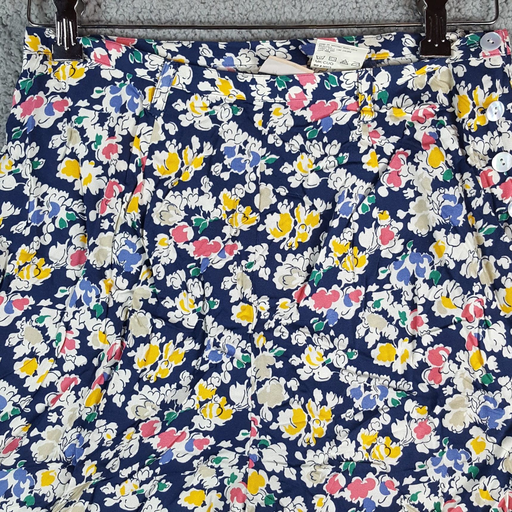 Vintage VINTAGE Woolrich Floral Print Women's Size 12 Relaxed Fit Golf Shorts Size 34" / US 12 / IT 48 - 2 Thumbnail