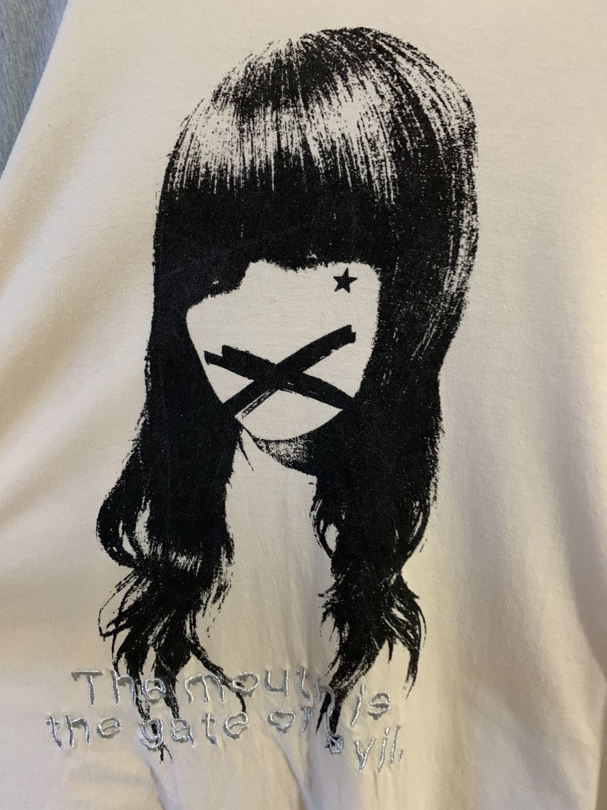 Designer WORLD WIDE LOVE JAPAN BRAND "The Mouth Is The Gate Of Evil" Size US S / EU 44-46 / 1 - 5 Thumbnail