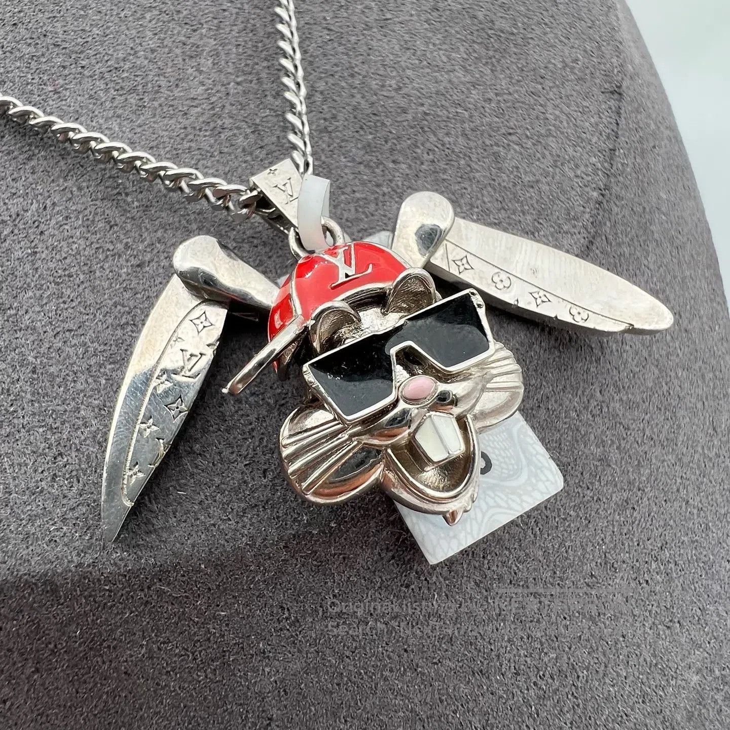 Louis Vuitton Louis Vuitton Rabbit Magpie Pendant Necklace Size US XS / EU 42 / 0 - 3 Thumbnail