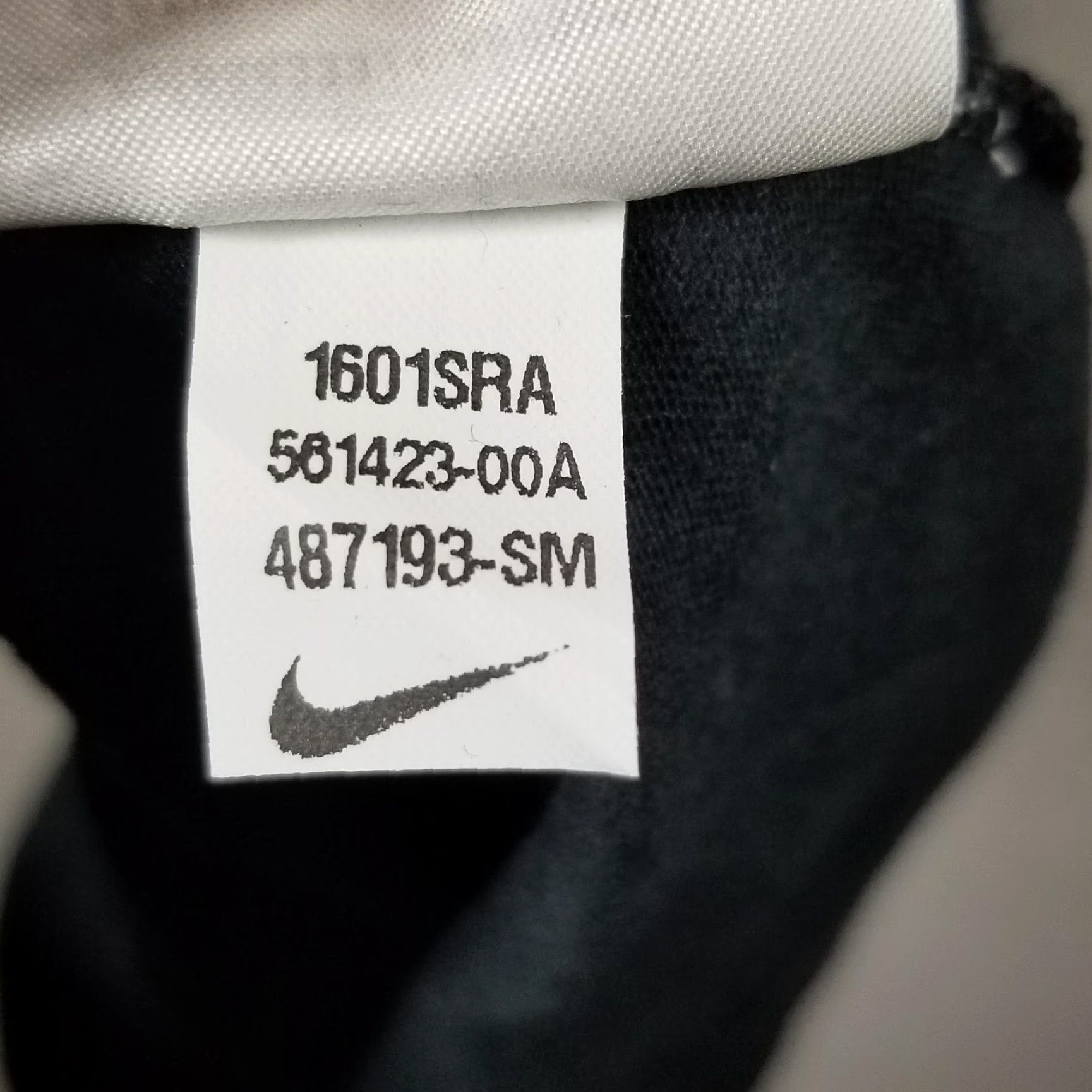 Nike VINTAGE Nike Shirt Women Small Black Running Jogging Gym Activewear Crew Neck Graphic Print 90s Size US S / EU 44-46 / 1 - 6 Thumbnail
