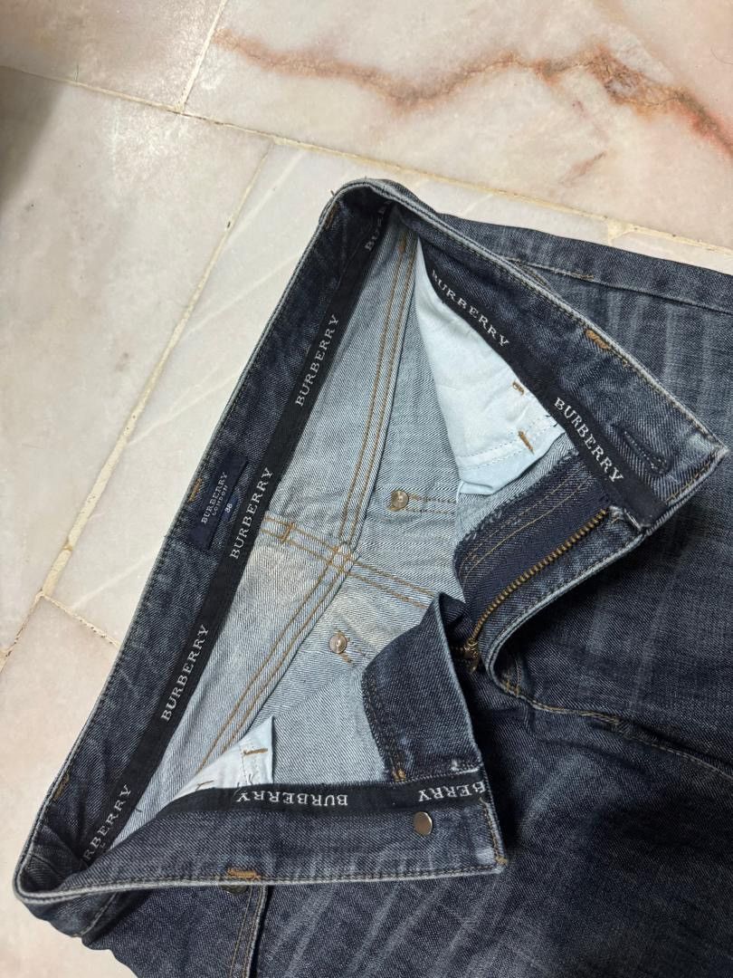 Burberry 💥FLARE💥BURBERY LONDON STONE WASHED DARK JEANS BAGGY FLARE Size US 27 - 9 Thumbnail