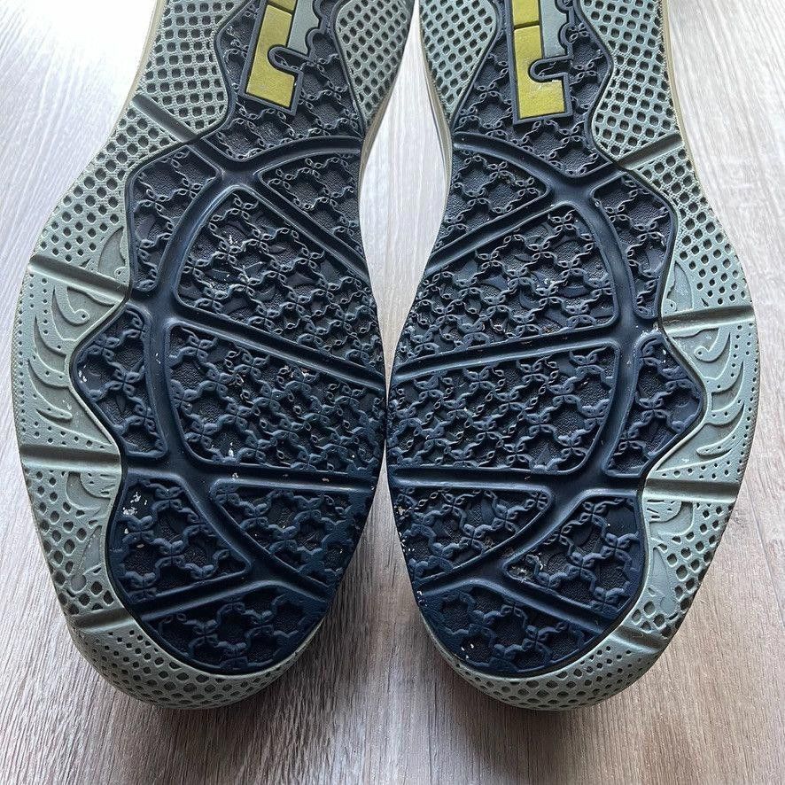 Nike NIKE • LeBron 9 Low "2012 Cyber" (13M) Size US 13 / EU 46 - 11 Thumbnail