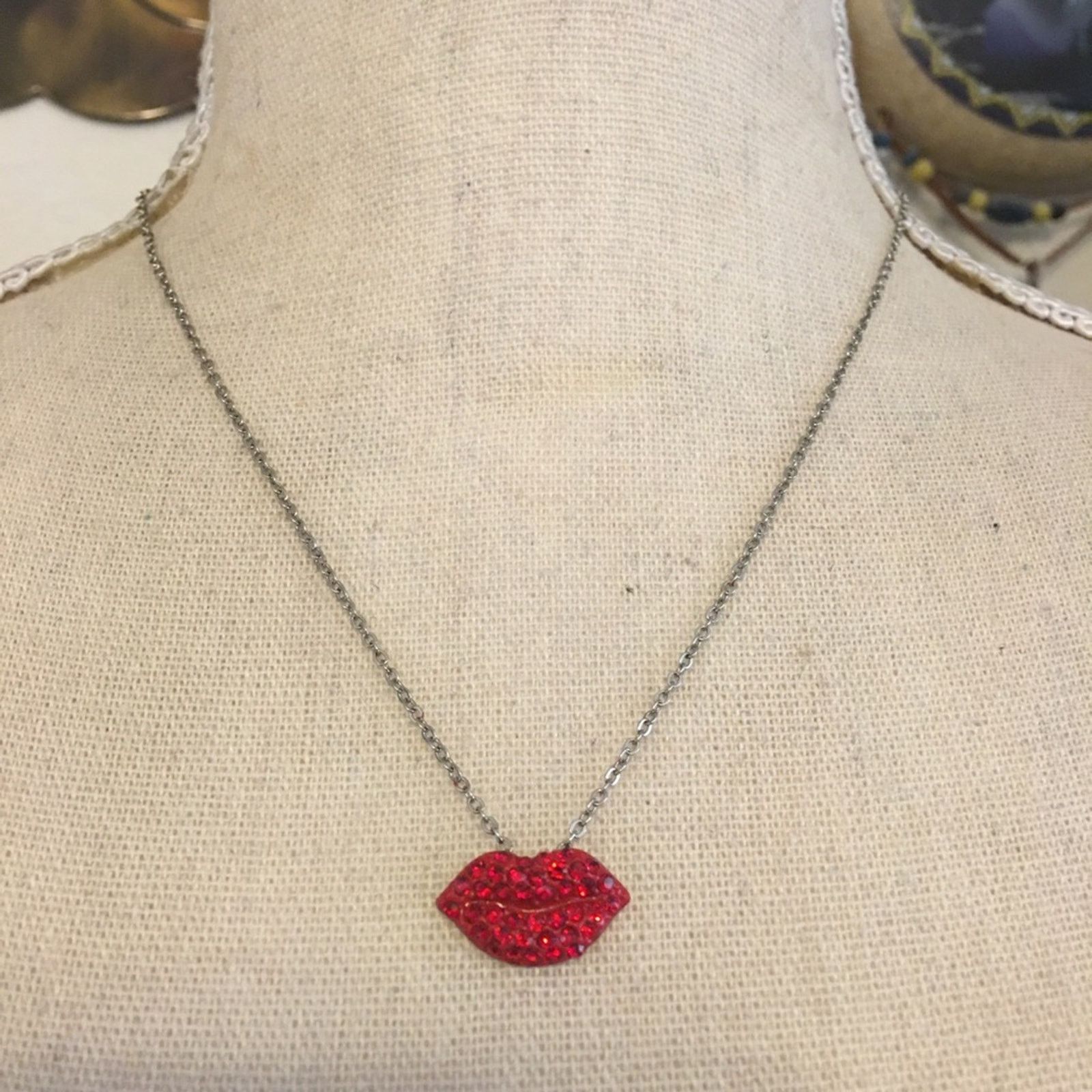 Jewelry Rhinestone red lips pendant on silver chain Size ONE SIZE - 1 Thumbnail
