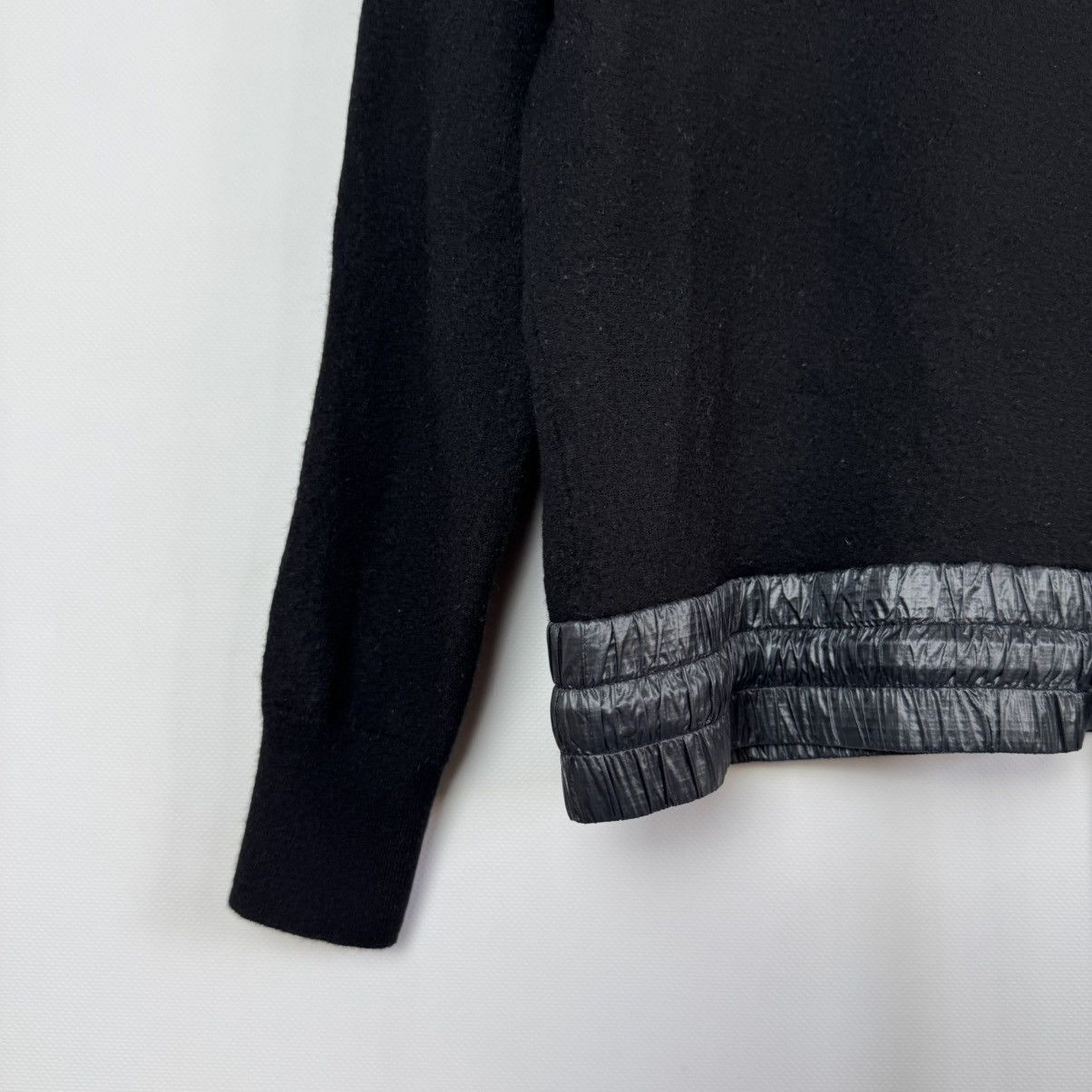Moncler Grenoble Moncler Grenoble Turtleneck Knit Drawstring Hem Wool Sweater Size XS / US 0-2 / IT 36-38 - 3 Thumbnail